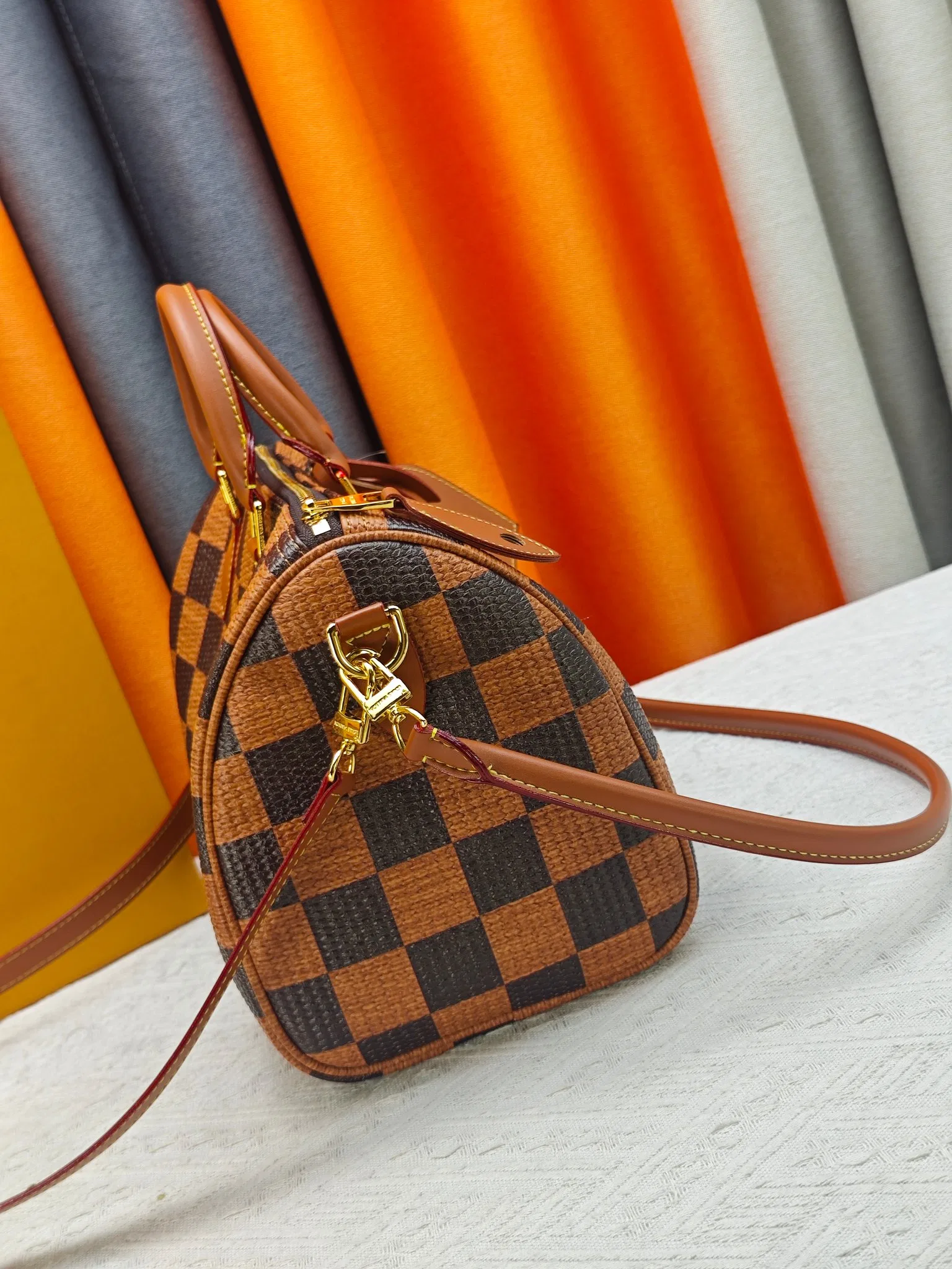 LV 27FW JBJVXGJ 064 토트백 3