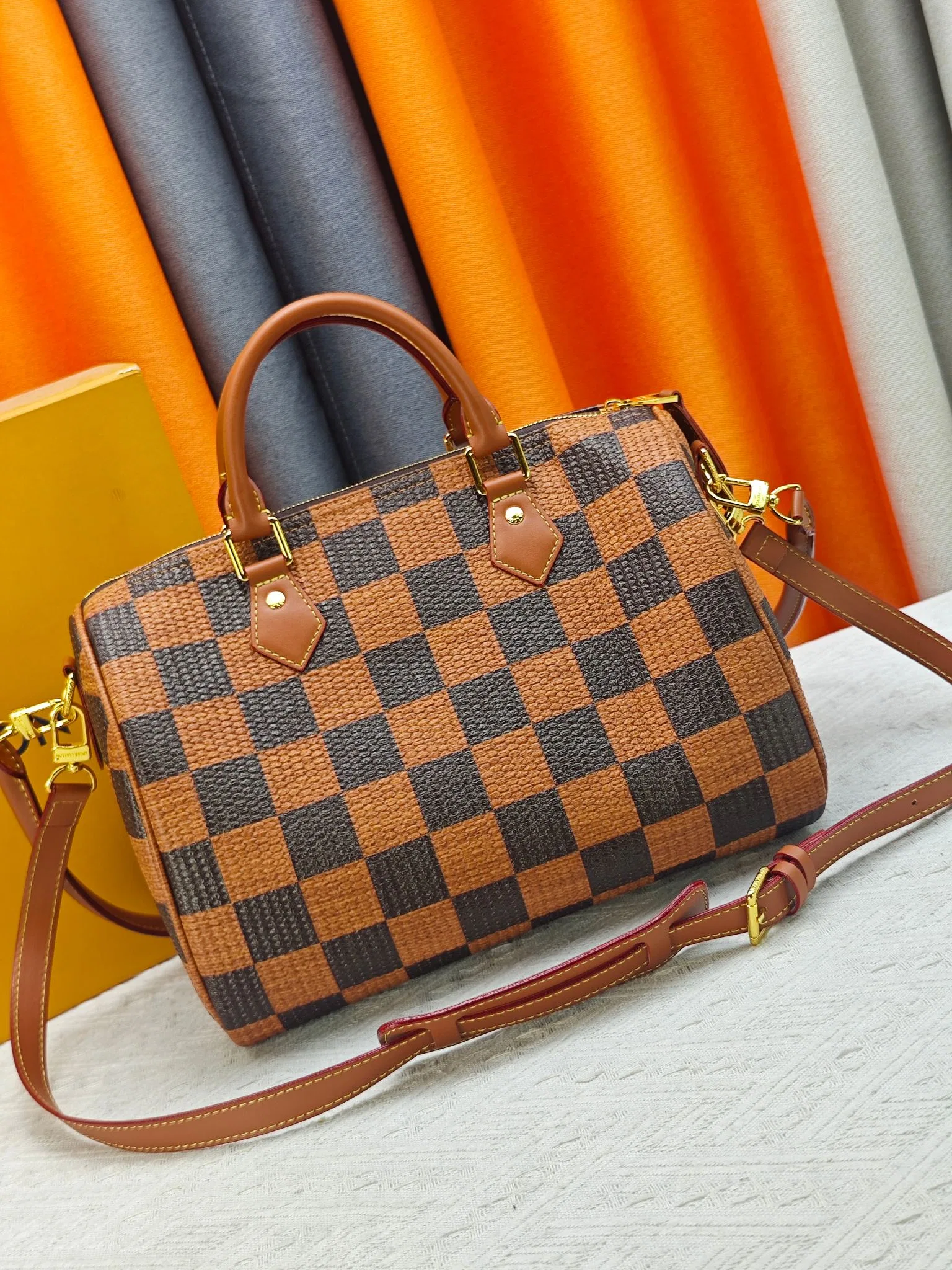 LV 27FW JBJVXGJ 064 토트백 4