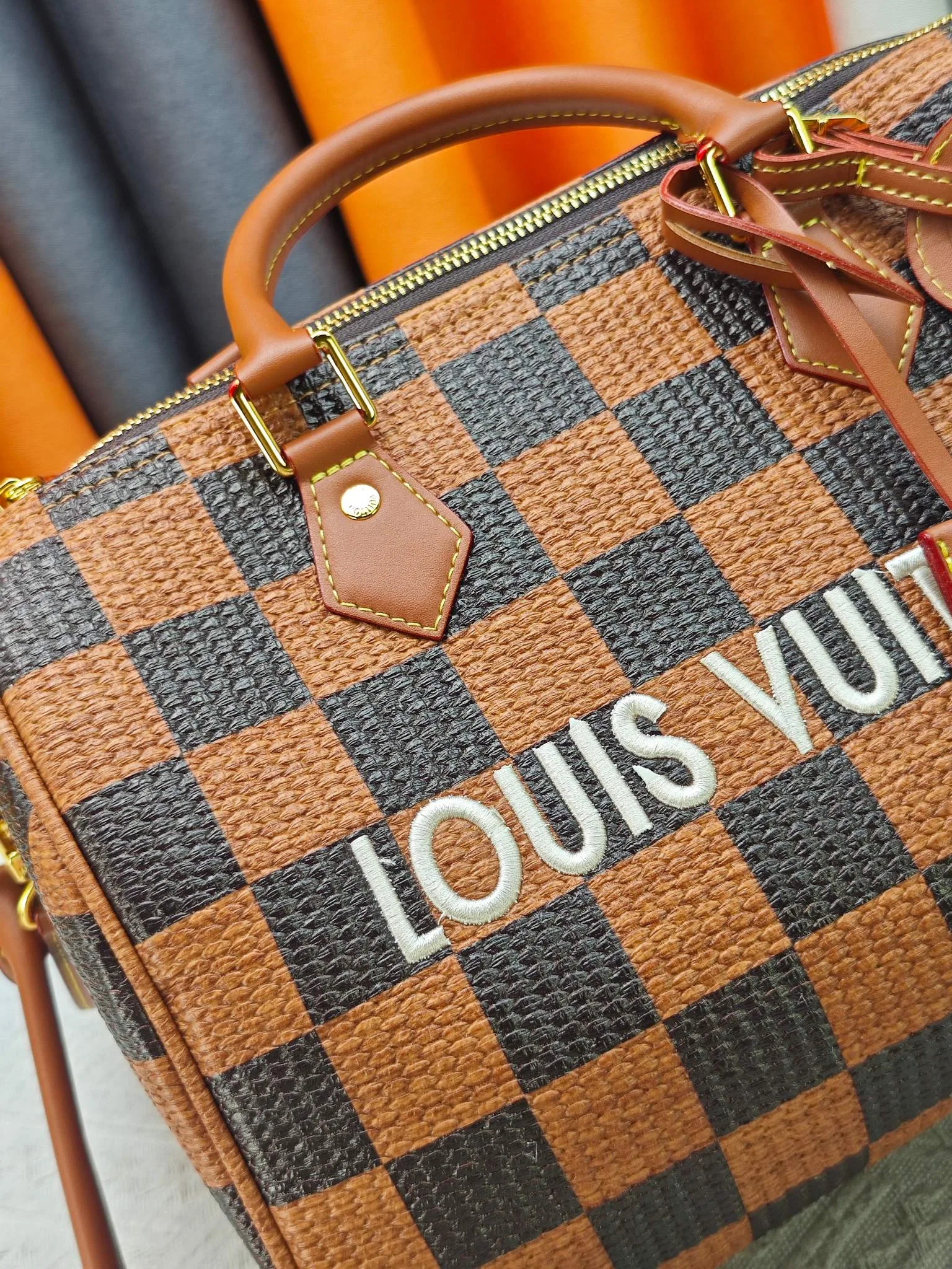 LV 27FW JBJVXGJ 064 토트백 6