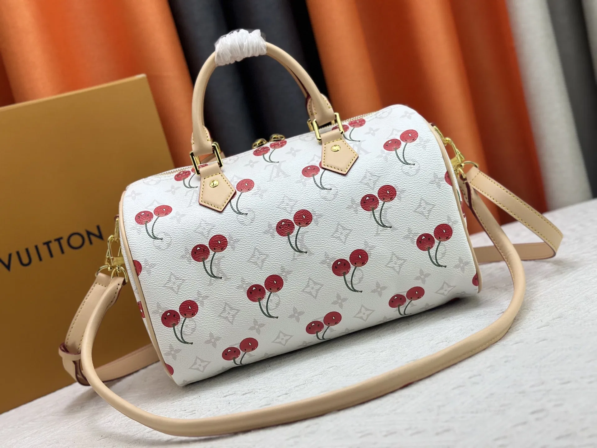 LV 27FW JBJVXGJ 066 토트백 4