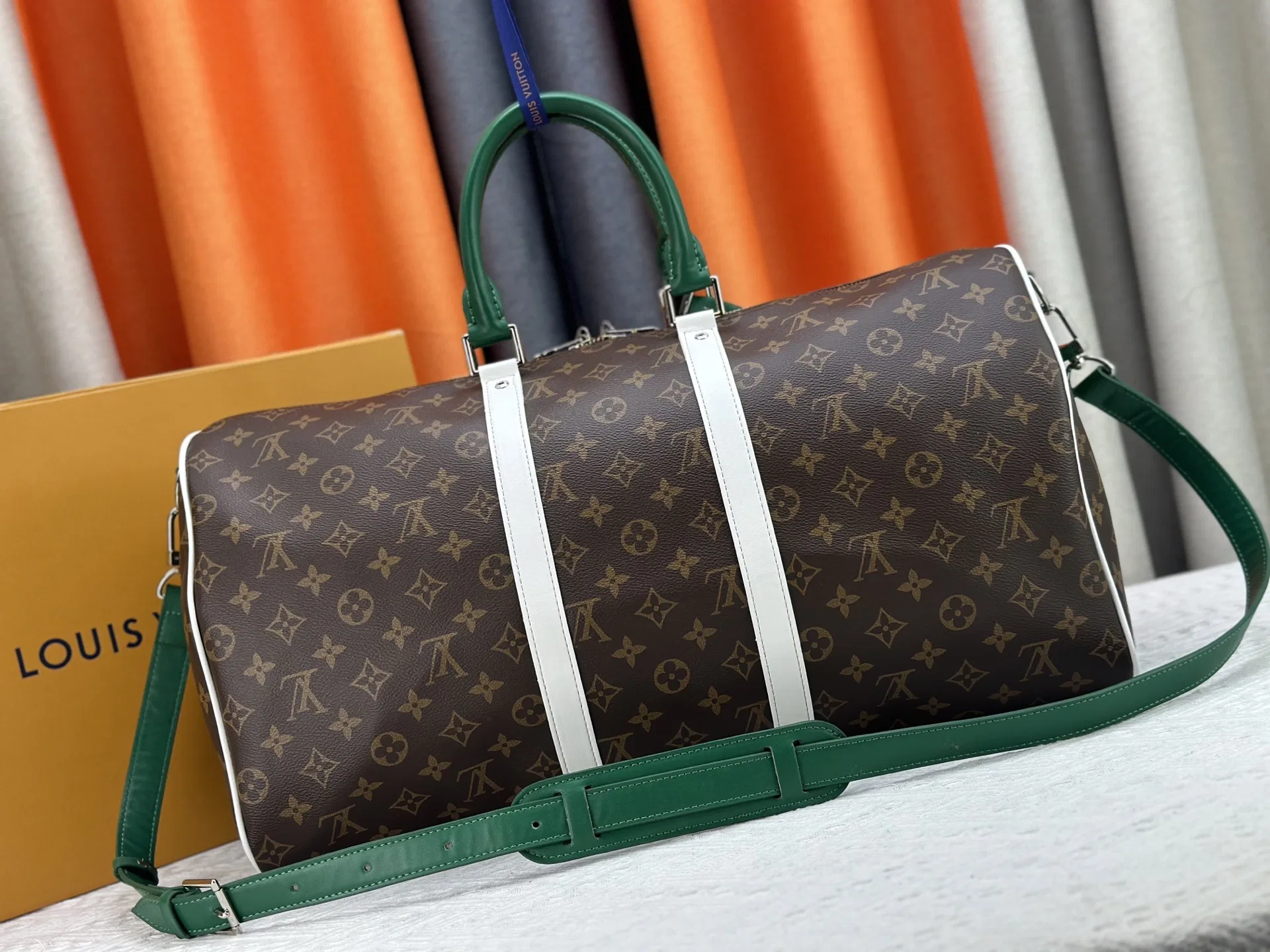 LV 27FW JBJVXGJ 067 토트백 4