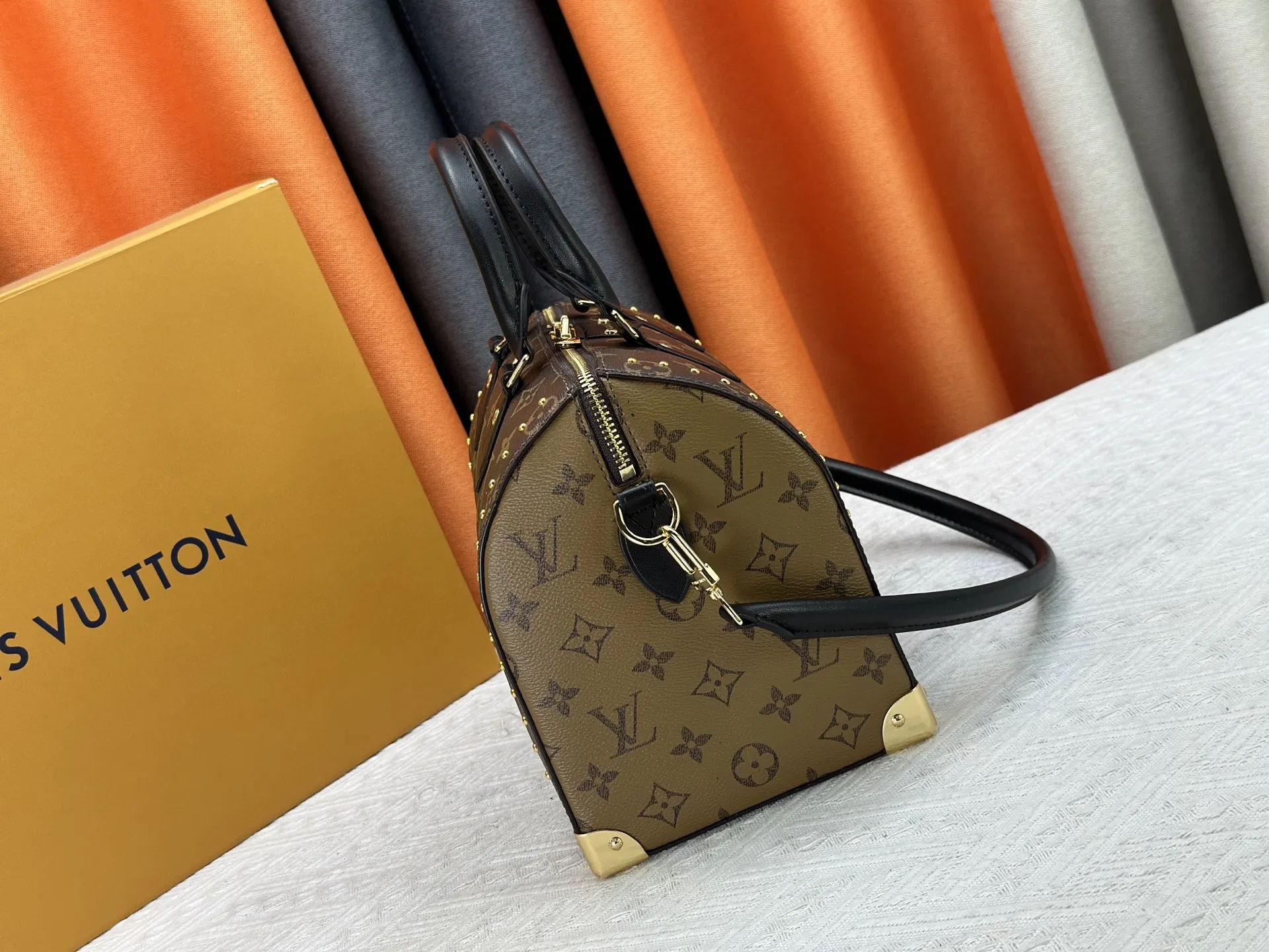 LV 27FW JBJVXGJ 069 토트백 3