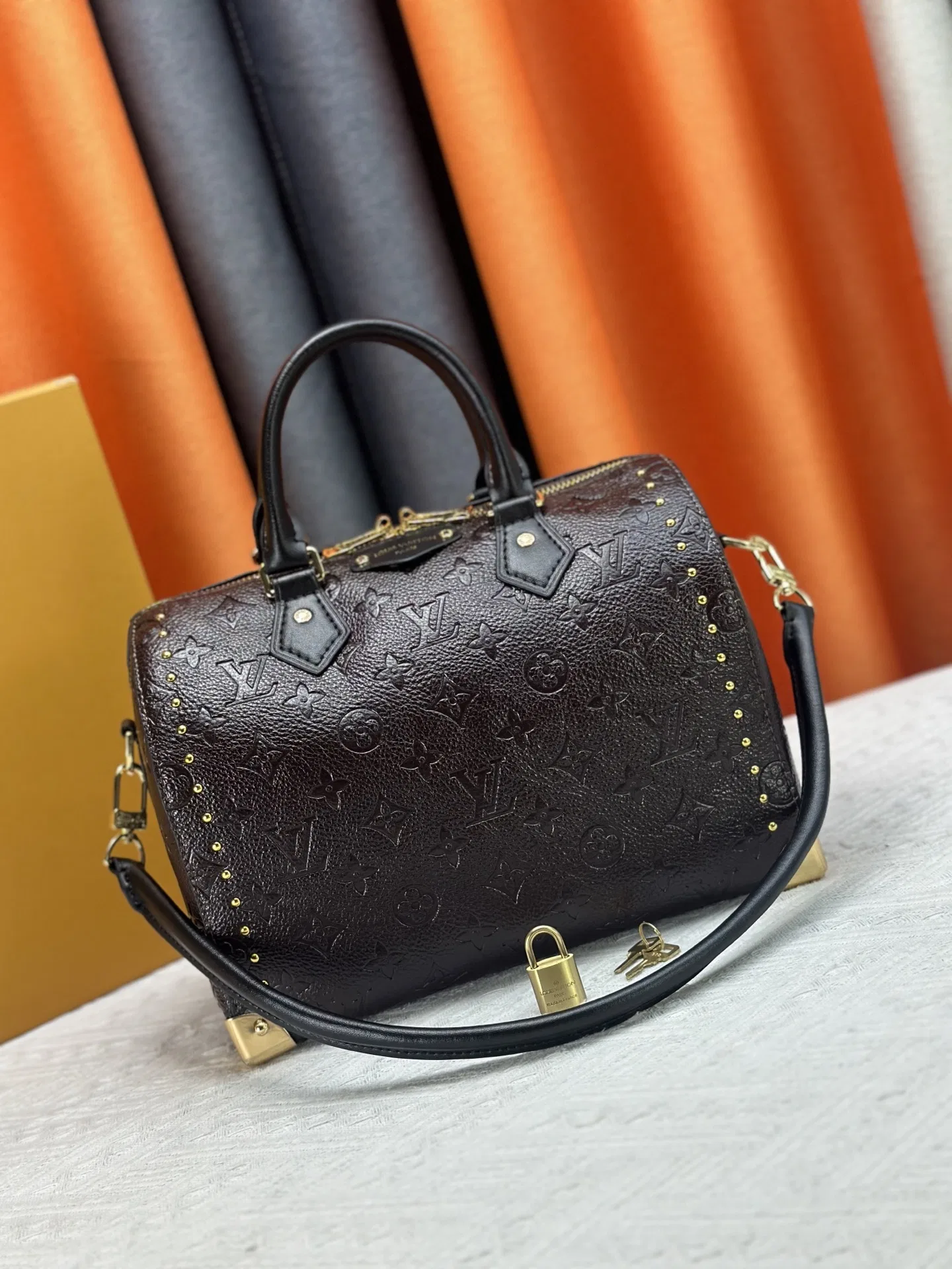 LV 27FW JBJVXGJ 070 토트백