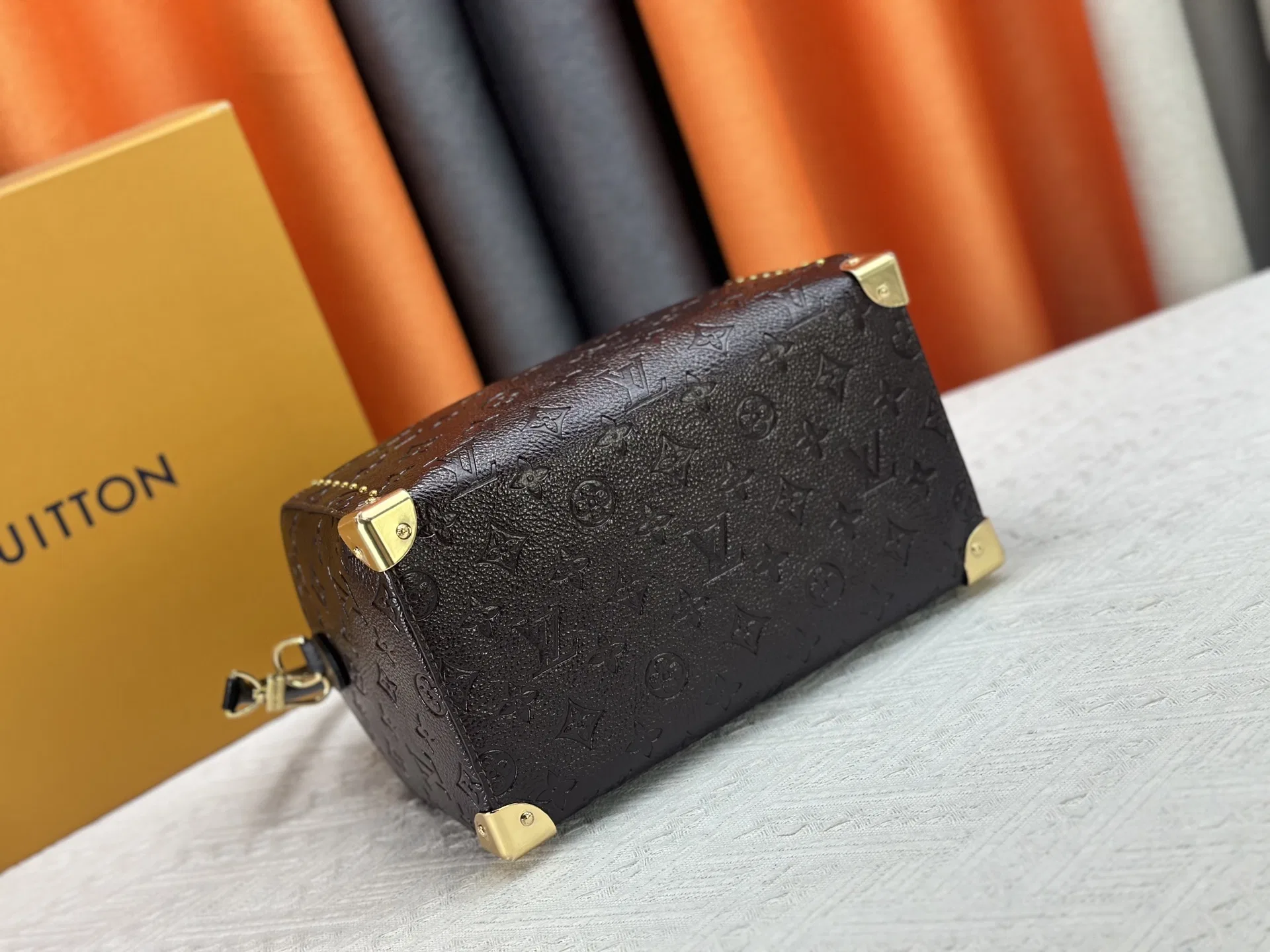 LV 27FW JBJVXGJ 070 토트백 5