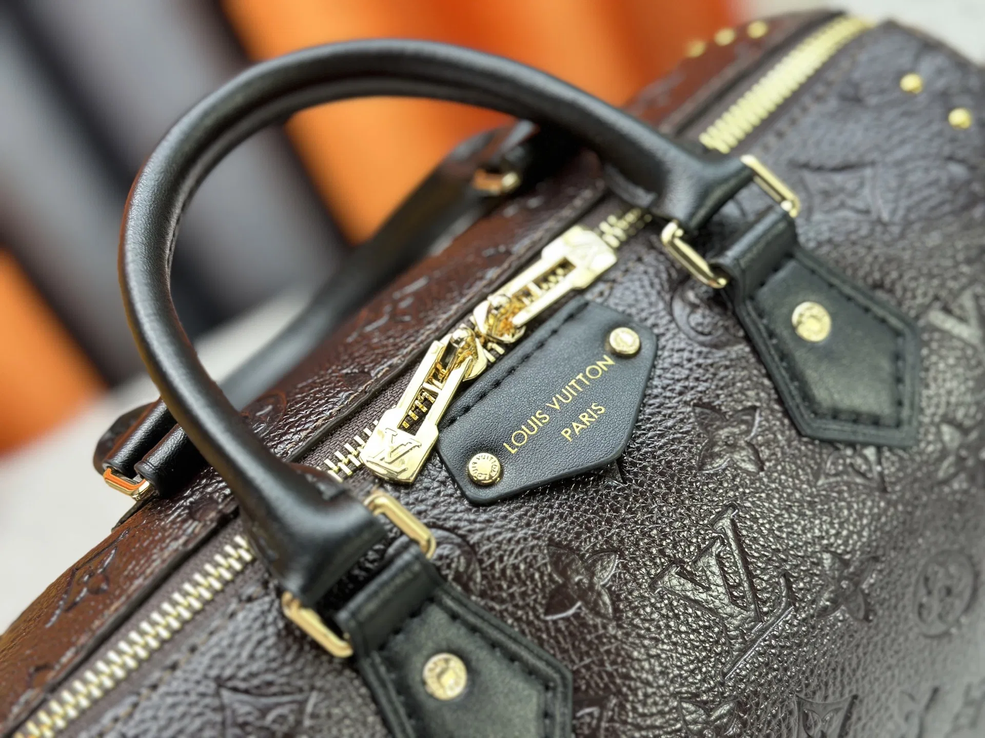 LV 27FW JBJVXGJ 070 토트백 6