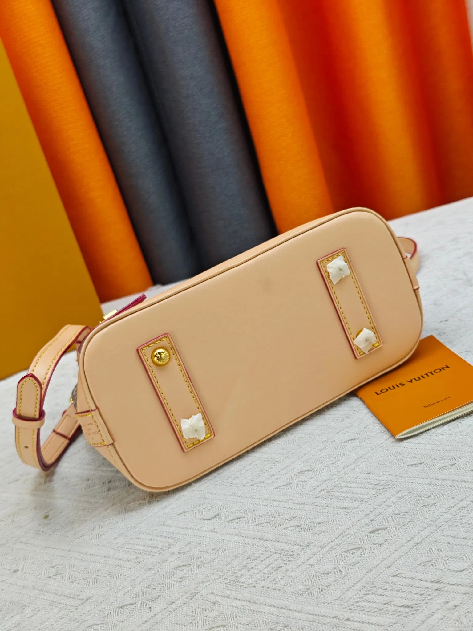 LV 27FW JBJVXGJ 074 토트백 5