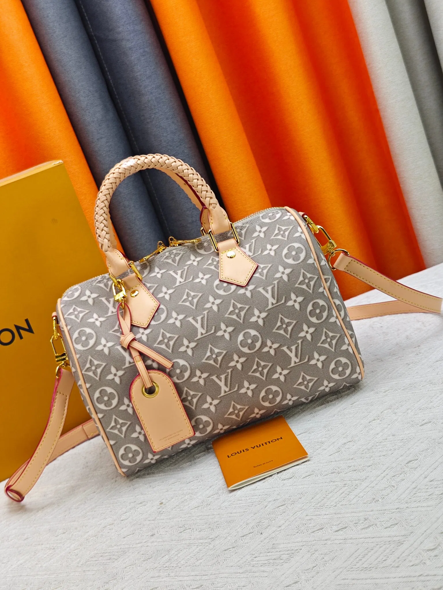 LV 27FW JBJVXGJ 076 토트백