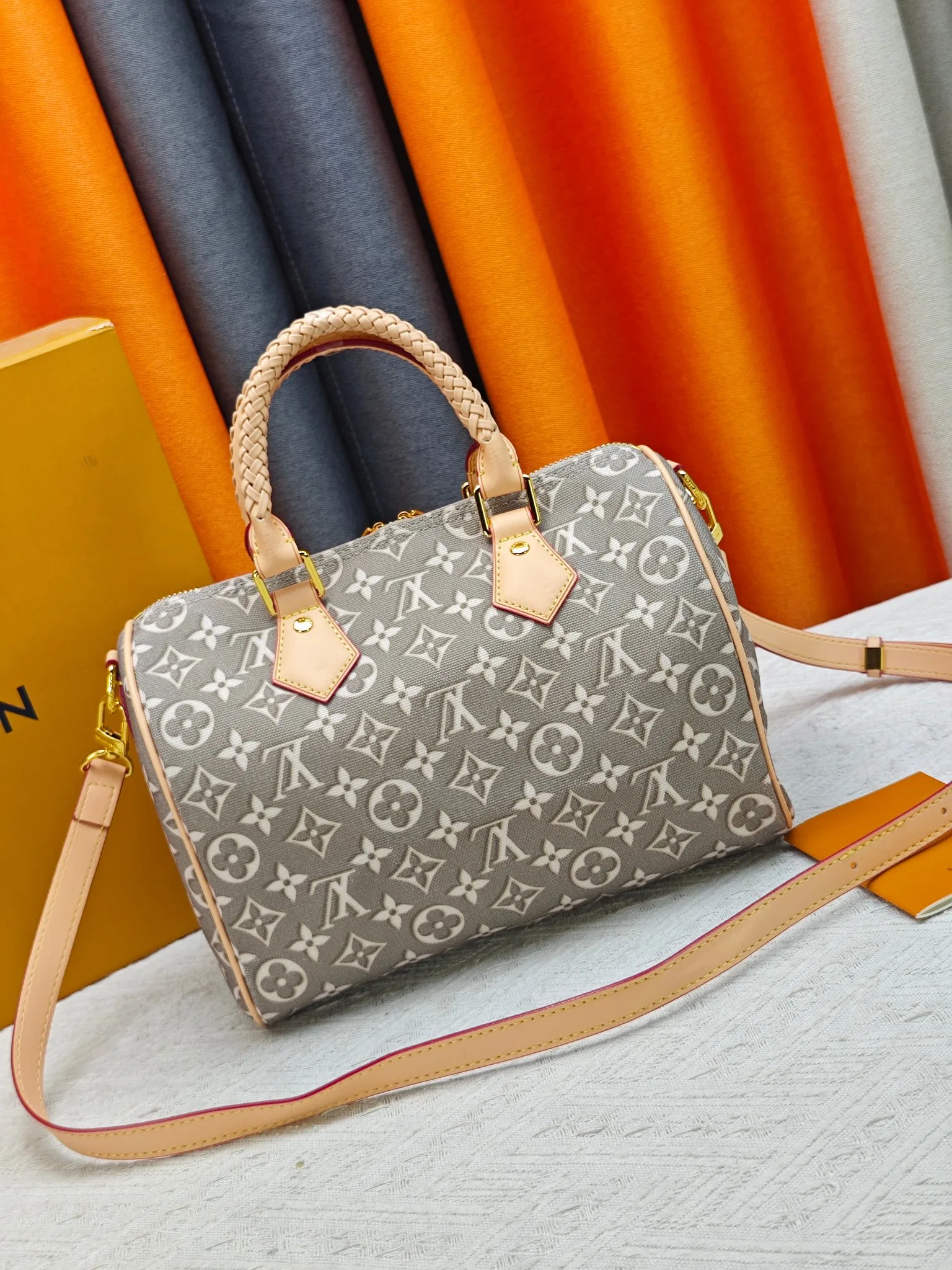 LV 27FW JBJVXGJ 076 토트백 4