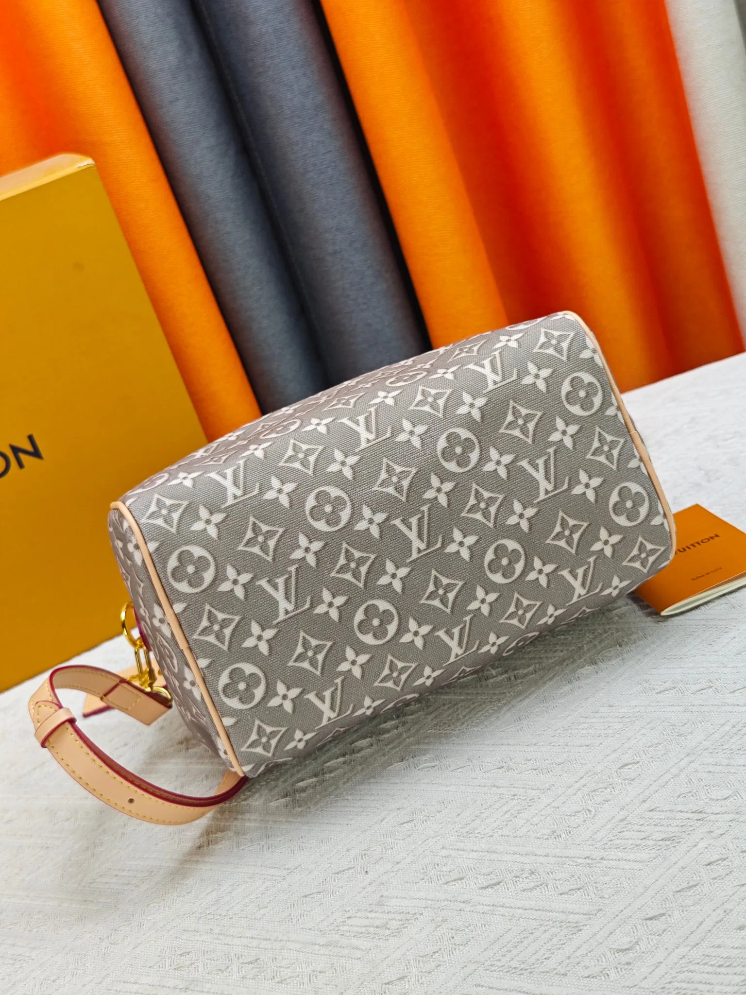LV 27FW JBJVXGJ 076 토트백 5