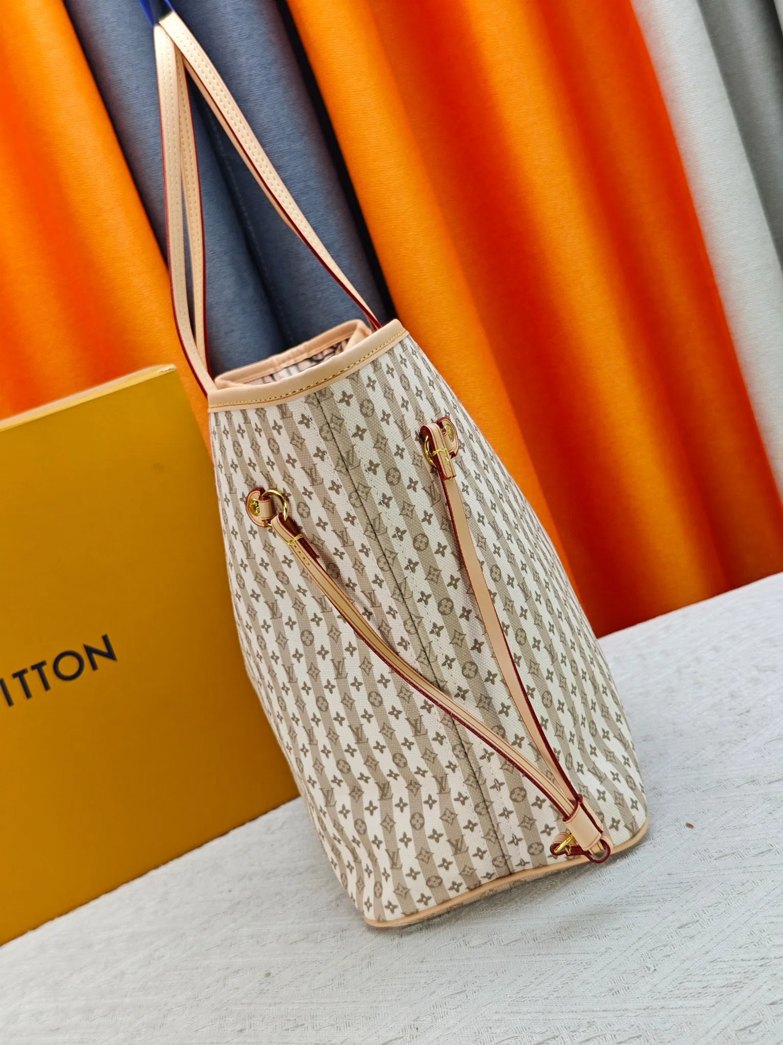 LV 27FW JBJVXGJ 078 토트백 4