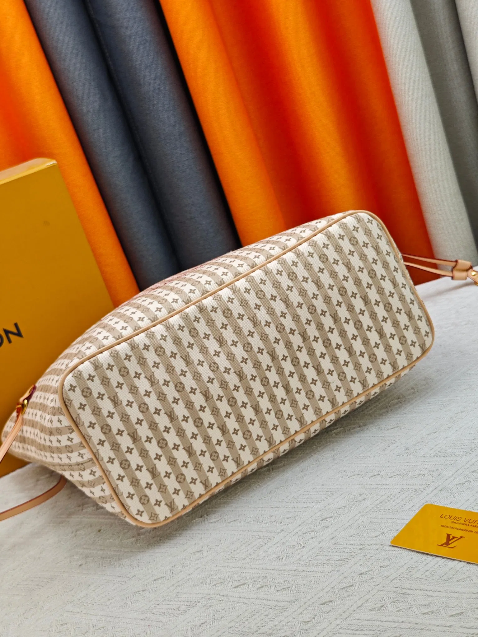 LV 27FW JBJVXGJ 078 토트백 6