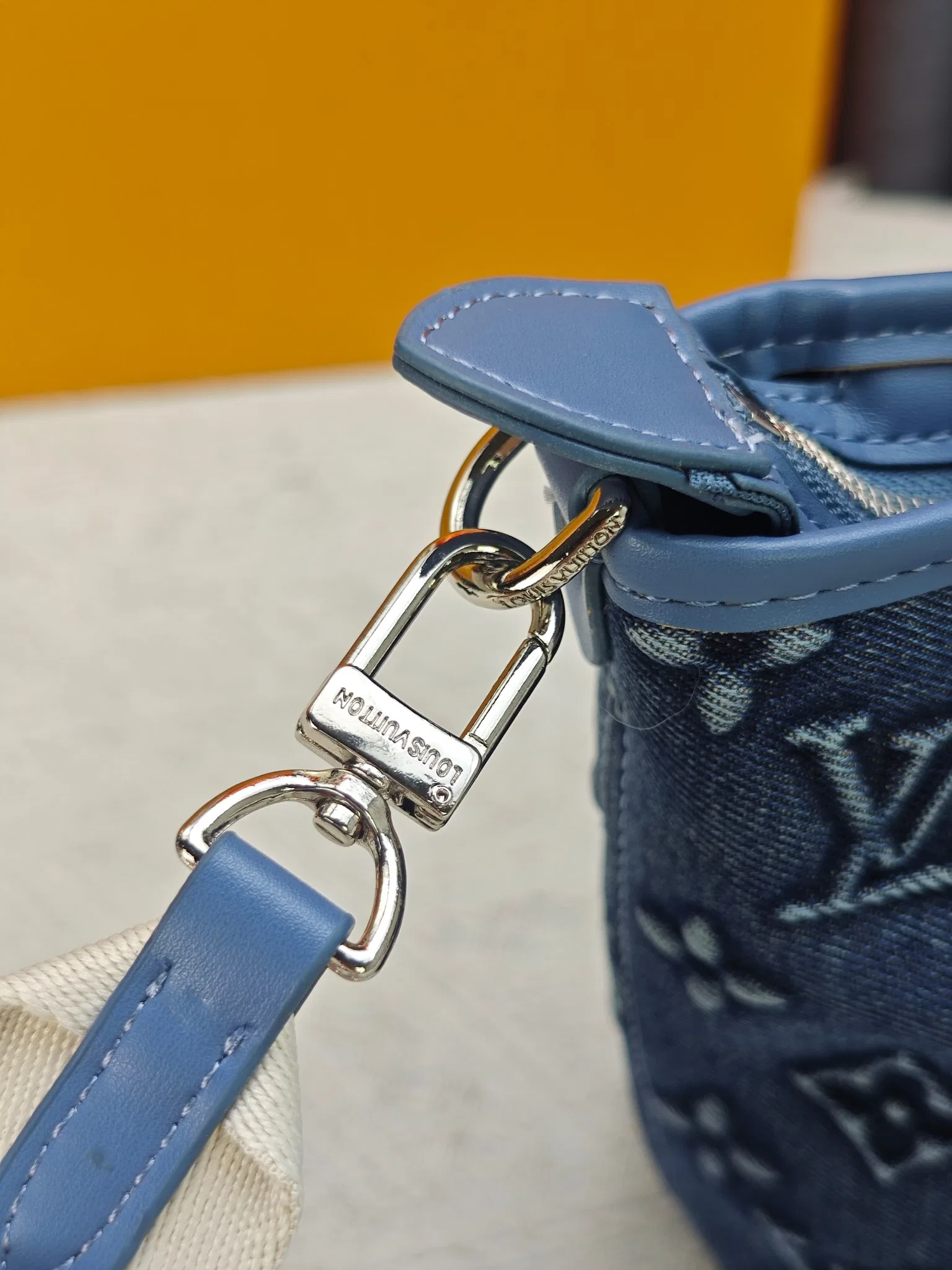 LV 27FW JBJVXGJ 079 토트백 6