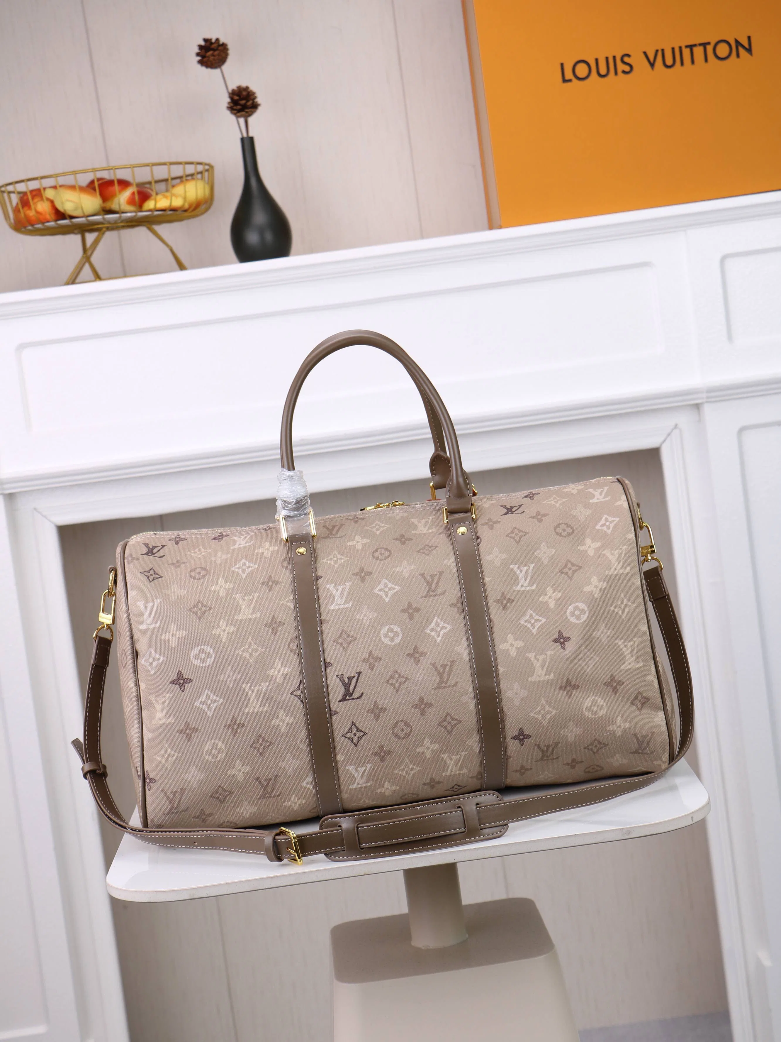 LV 27FW JBJVXGJ 082 토트백 3
