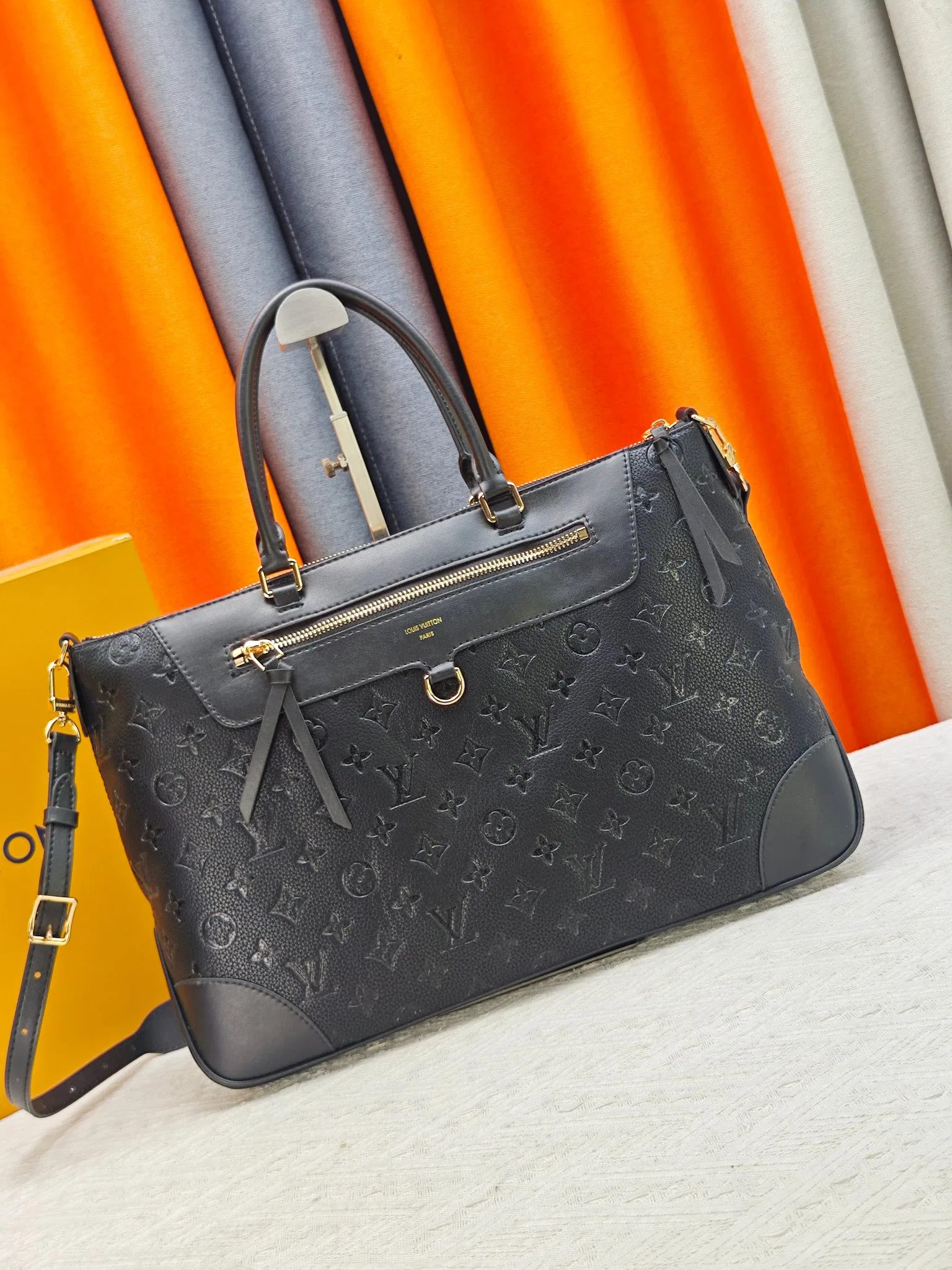 LV 27FW JBJVXGJ 084 토트백