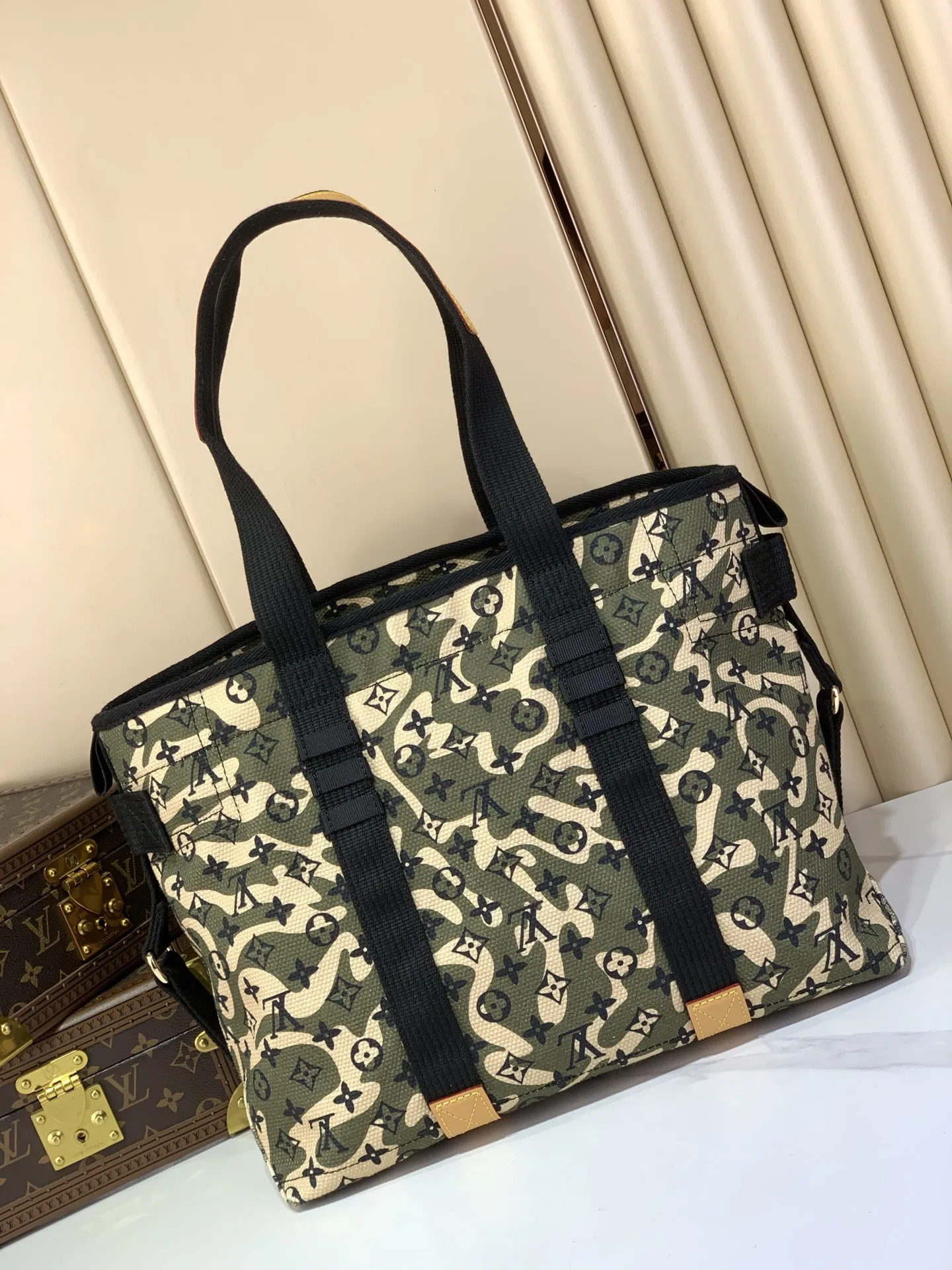 LV 27FW LDWAQLG 044 토트백 3