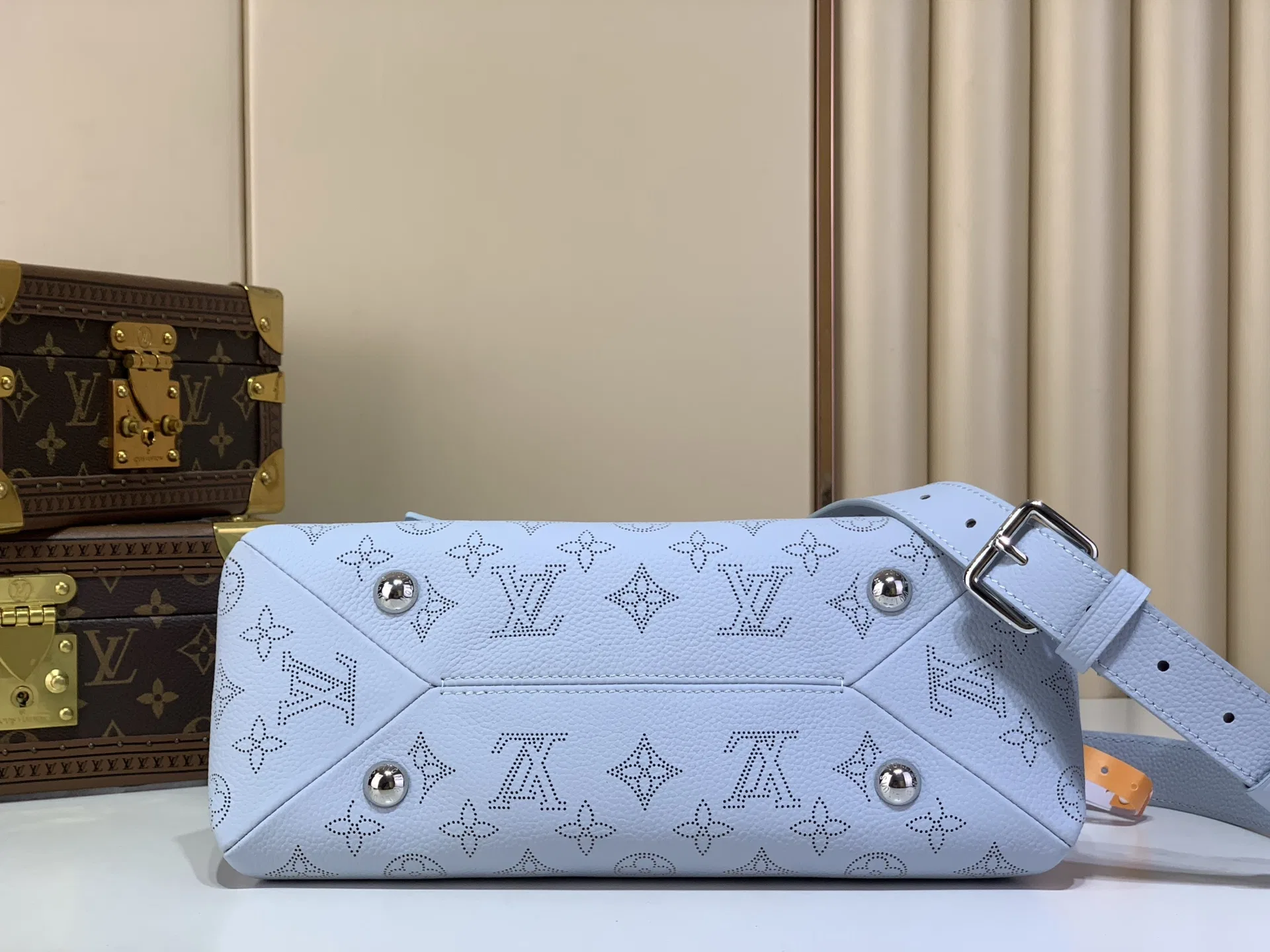 LV 27FW LDWAQLG 046 숄더백 4