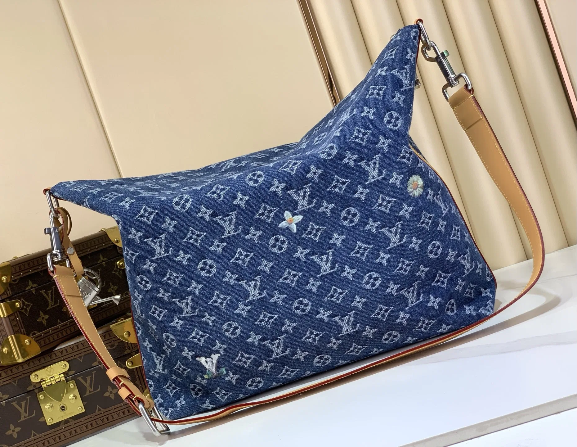 LV 27FW LDWAQLG 048 숄더백 3