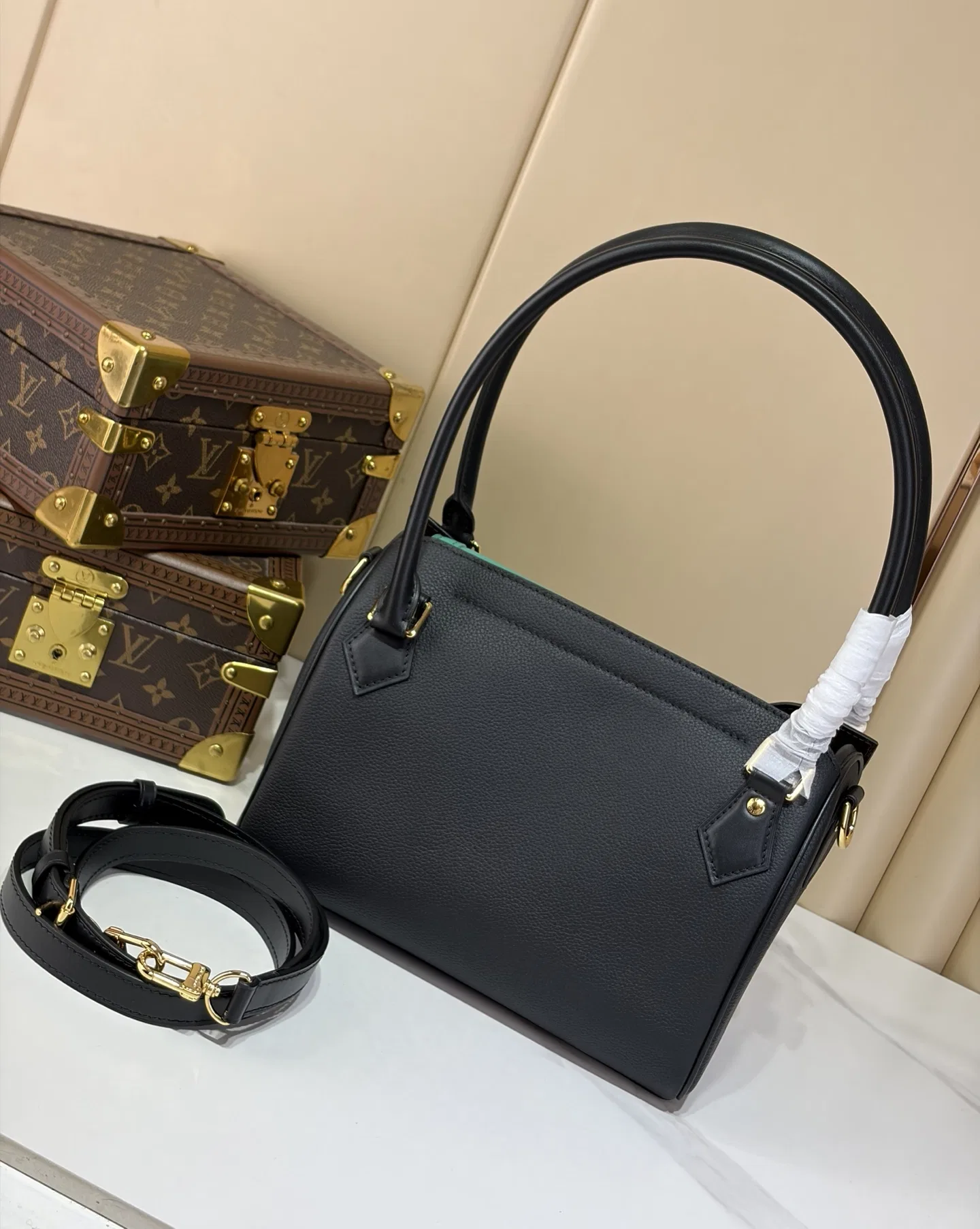 LV 27FW LDWAQLG 082 토트백 3