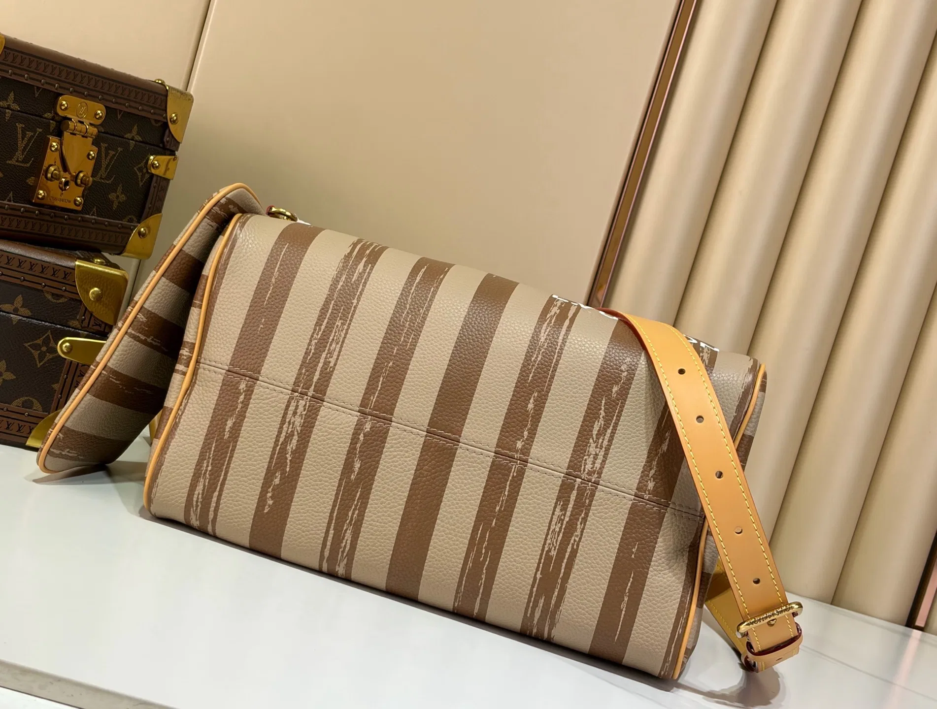 LV 27FW LDWAQLG 121 토트백 4