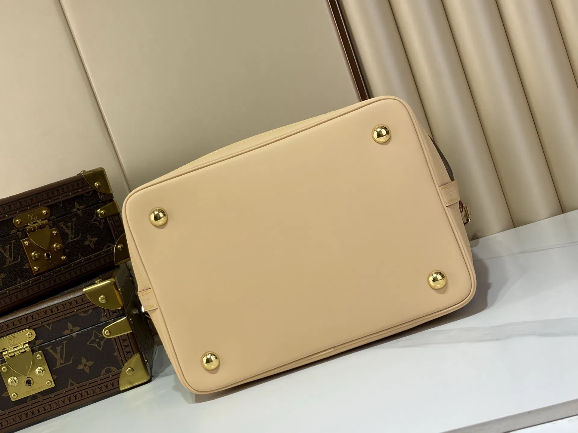 LV 27FW LDWAQLG 125 버킷백 4