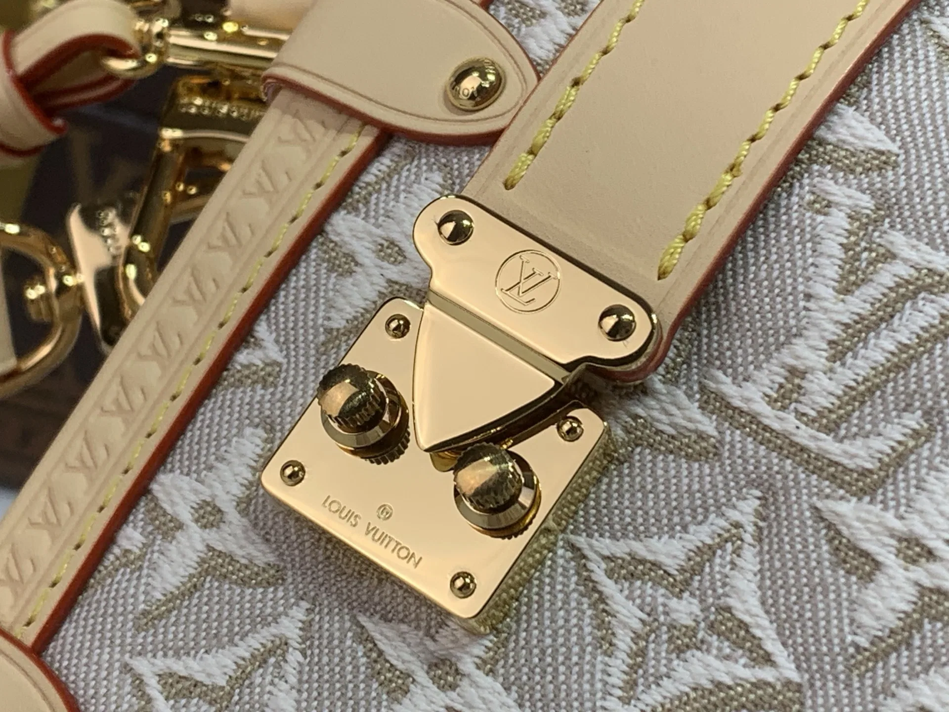 LV 27FW LDWAQLG 135 토트백 6
