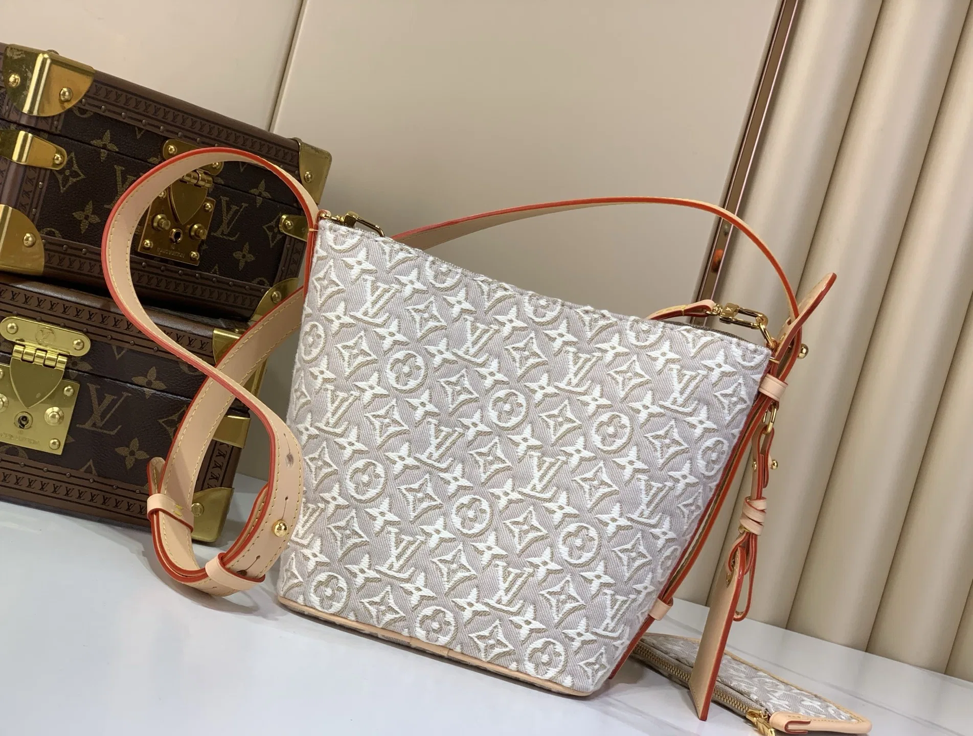 LV 27FW LDWAQLG 136 버킷백 3