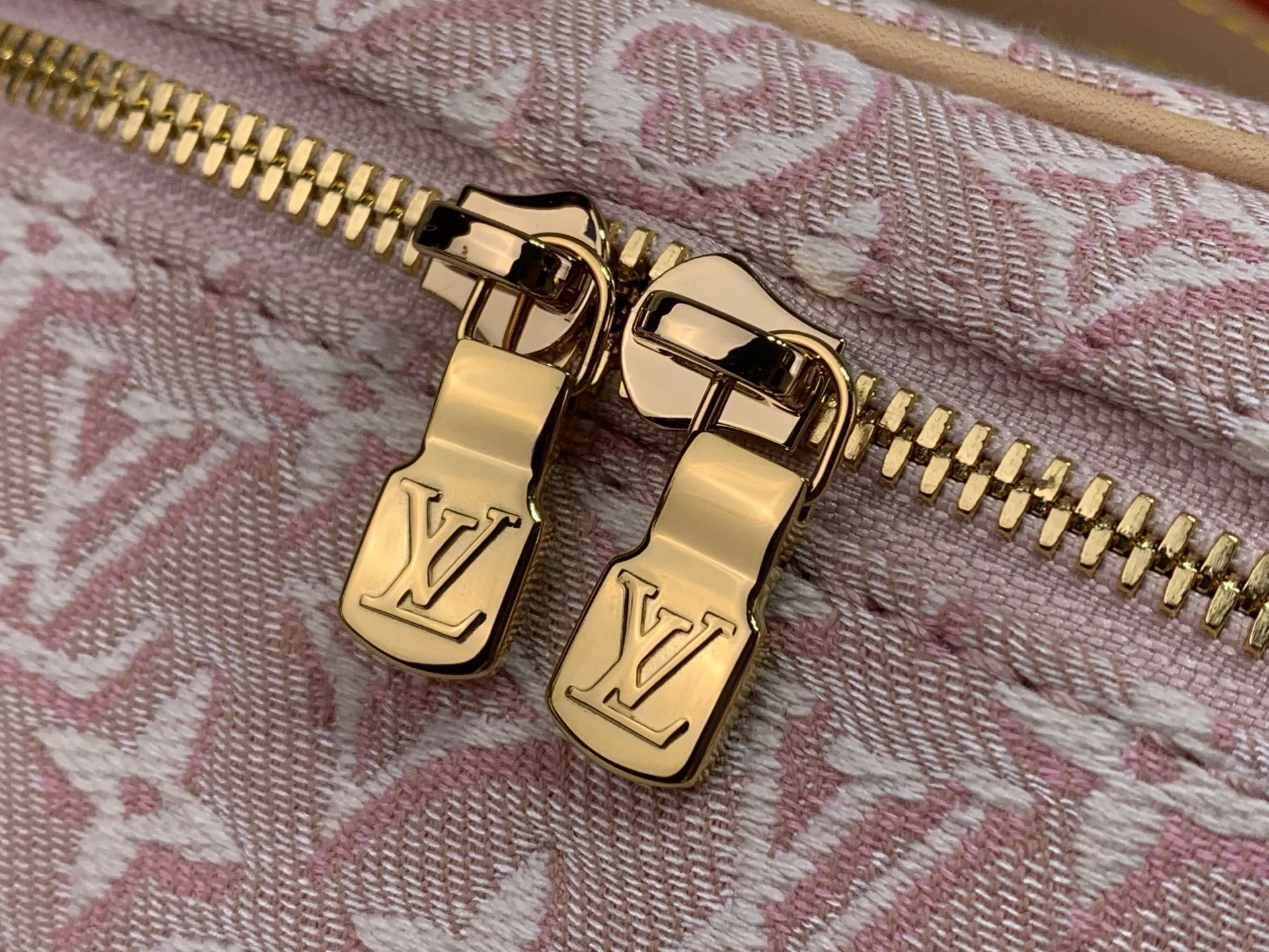 LV 27FW LDWAQLG 139 미니백 6