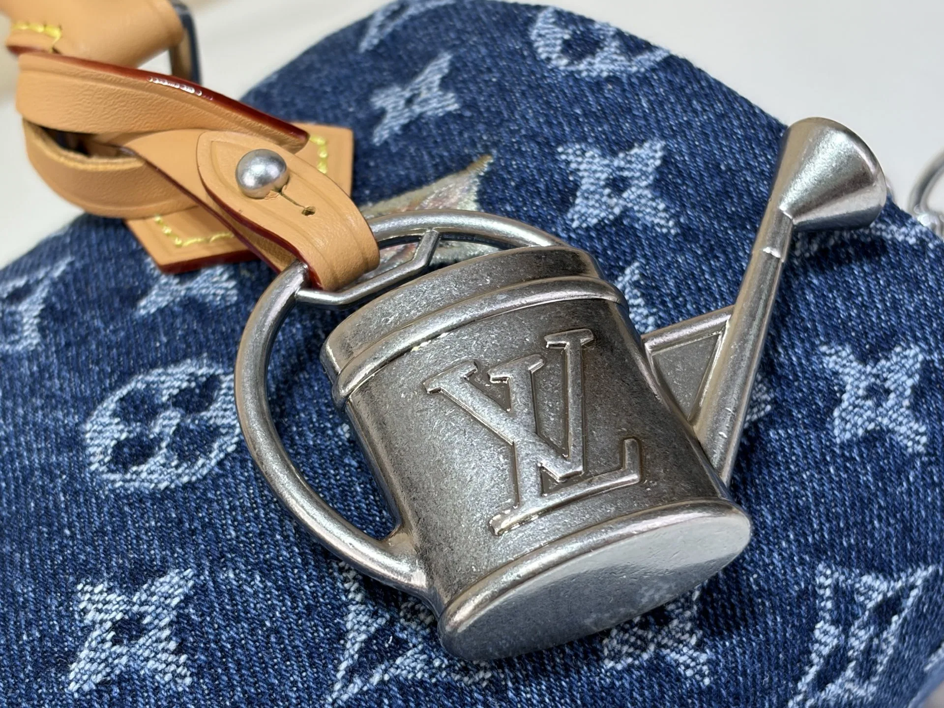 LV 27FW LDWAQLG 144 미니백 6