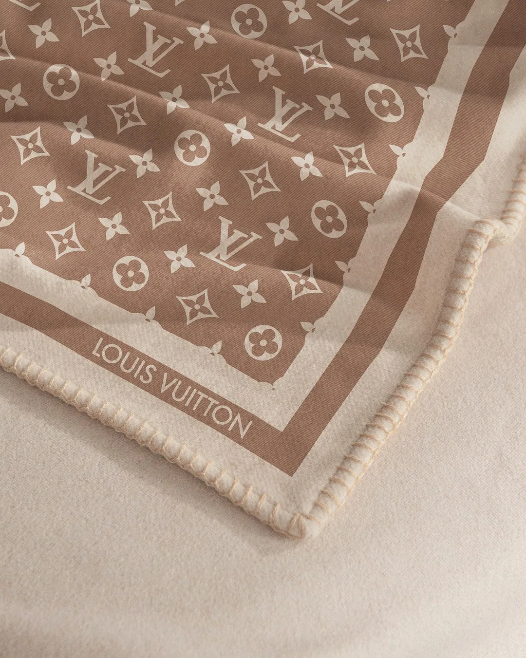 LV 27FW NCCDPFU 010 담요 5