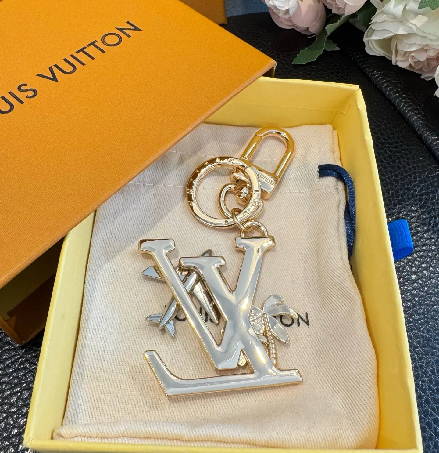 LV 27FW NSOVAAJ 001 키링 4