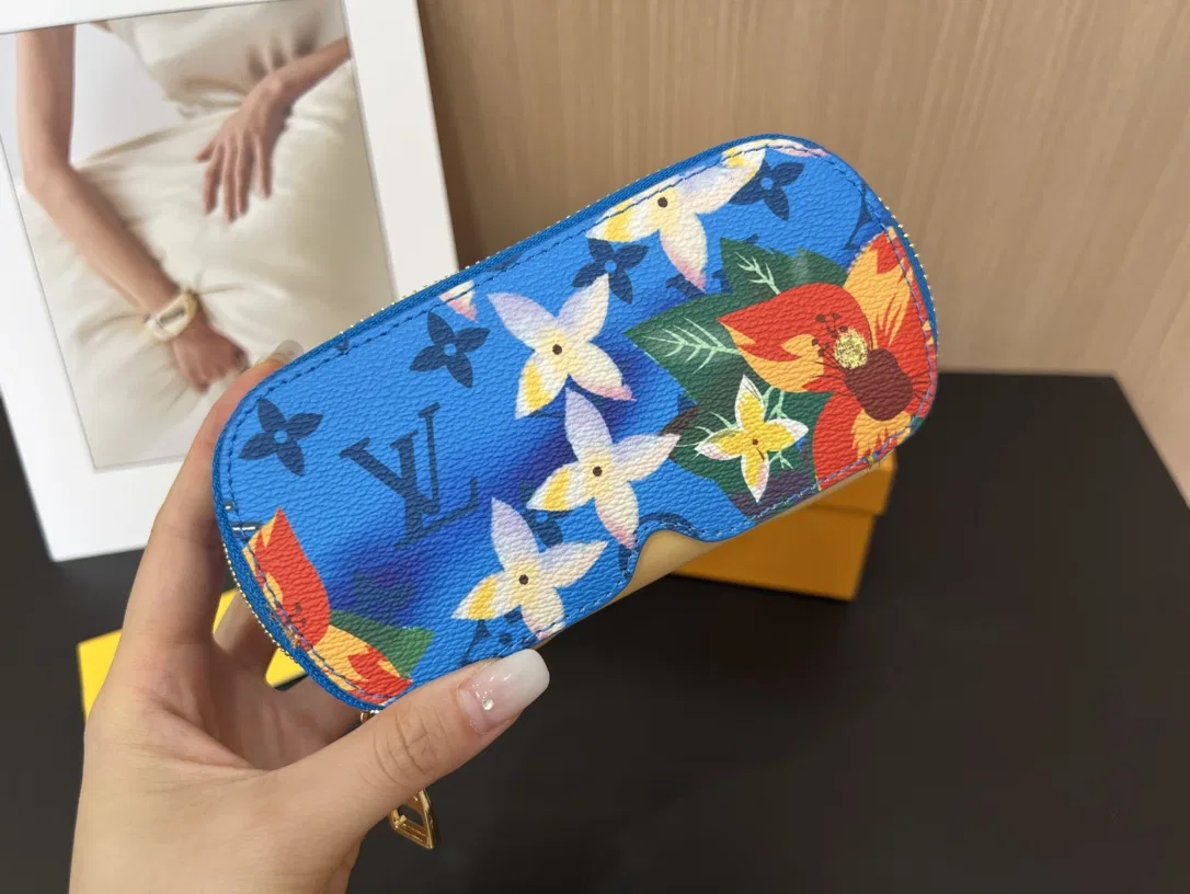 LV 27FW NSOVAAJ 003 선글라스보관함