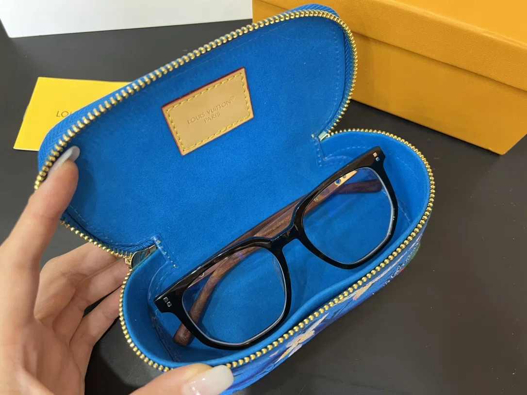 LV 27FW NSOVAAJ 003 선글라스보관함 4