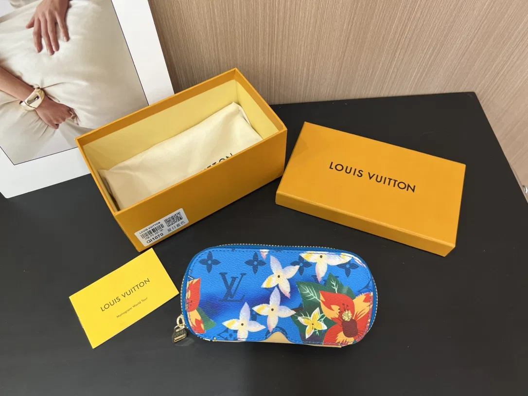 LV 27FW NSOVAAJ 003 선글라스보관함 5