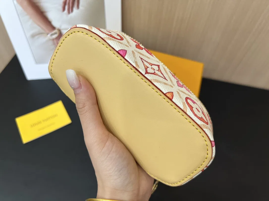 LV 27FW NSOVAAJ 004 선글라스보관함 6