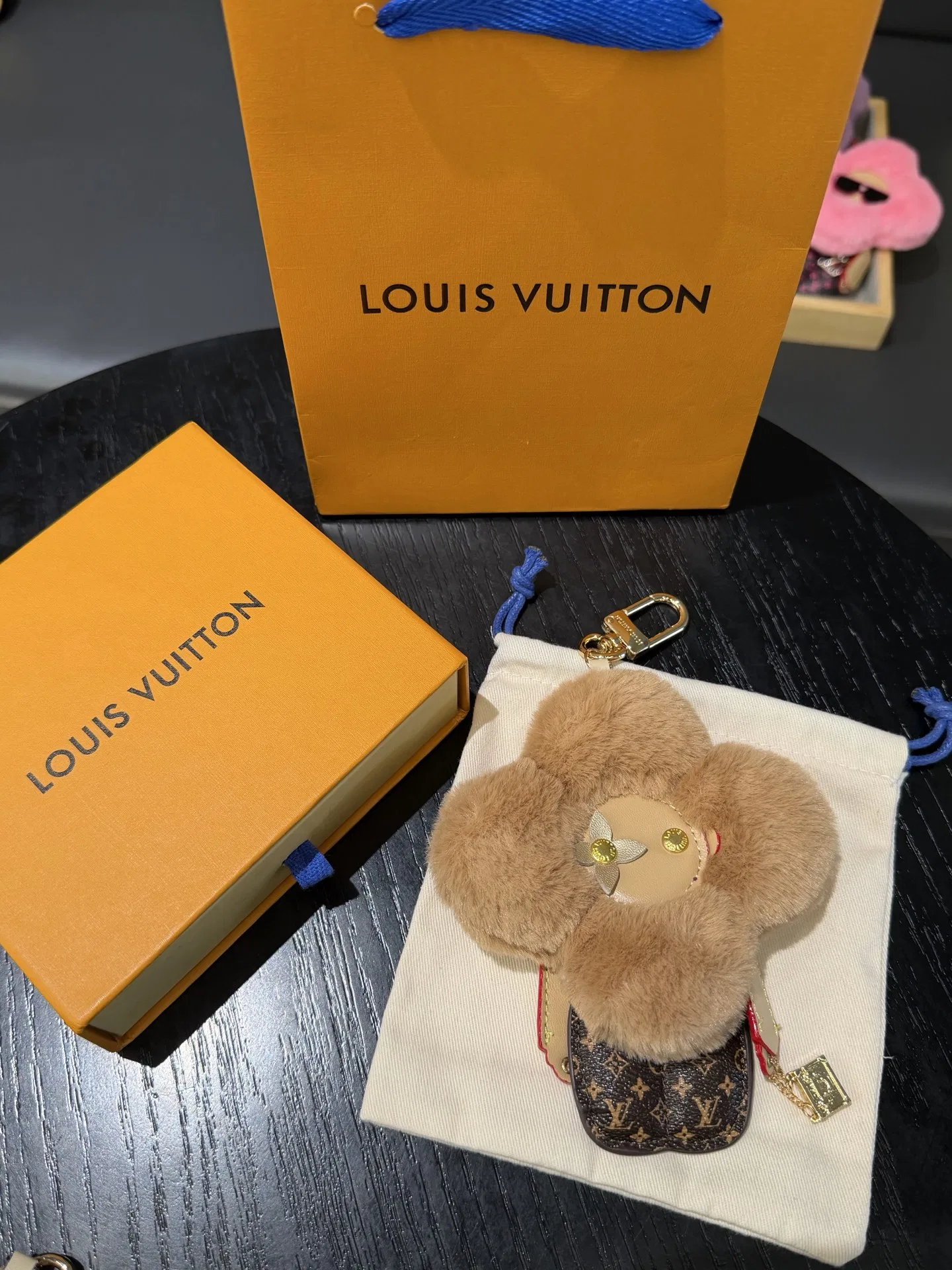 LV 27FW NSOVAAJ 006 키링 3