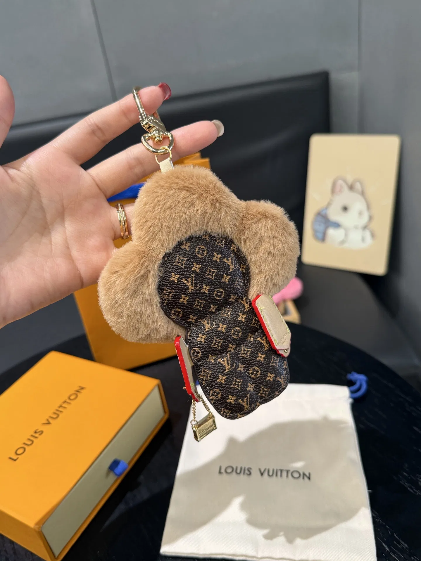 LV 27FW NSOVAAJ 006 키링 4