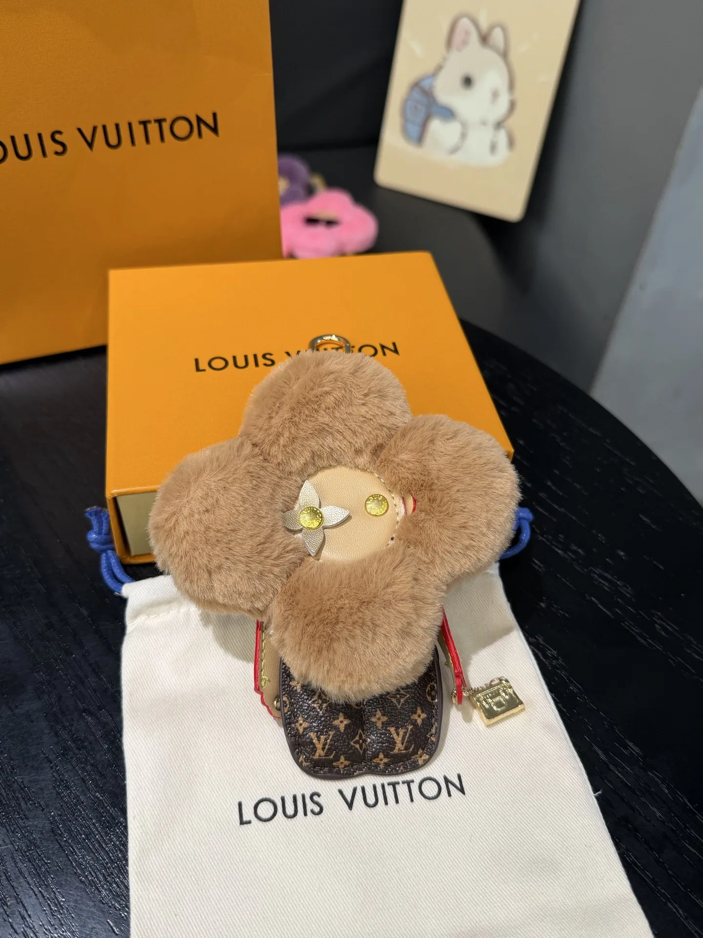 LV 27FW NSOVAAJ 006 키링 5