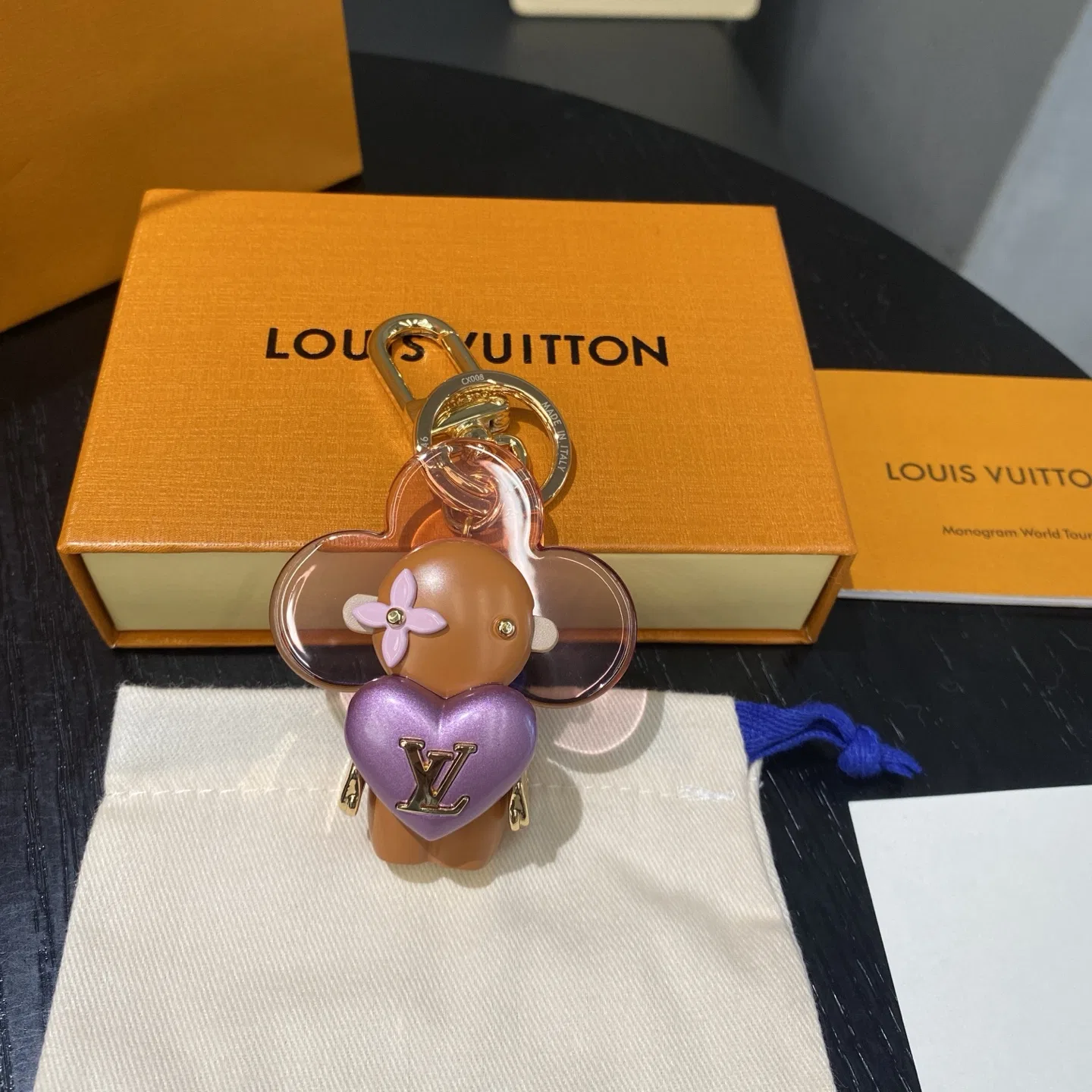 LV 27FW NSOVAAJ 007 키링 4
