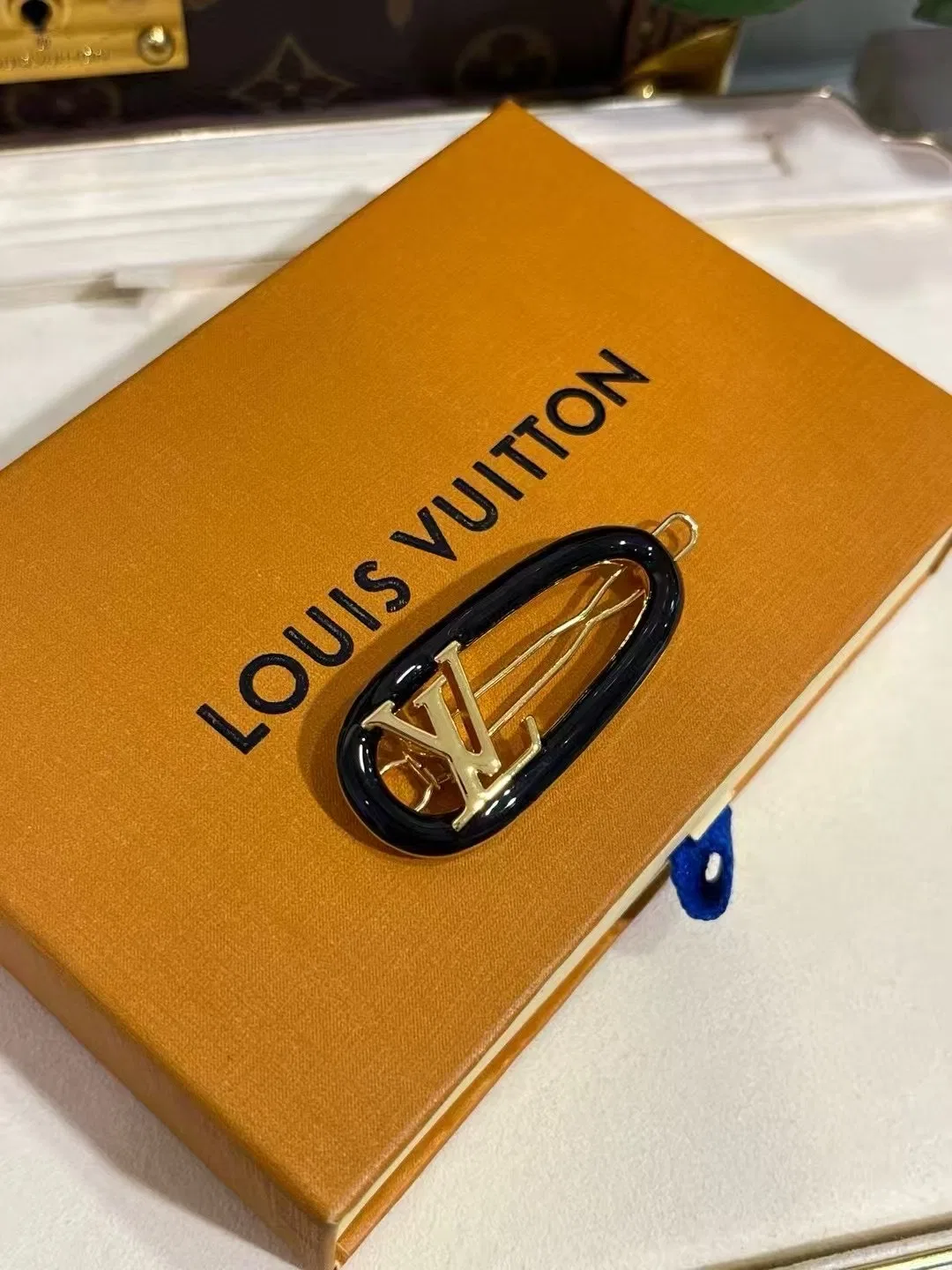 LV 27FW NSOVAAJ 015 헤어핀