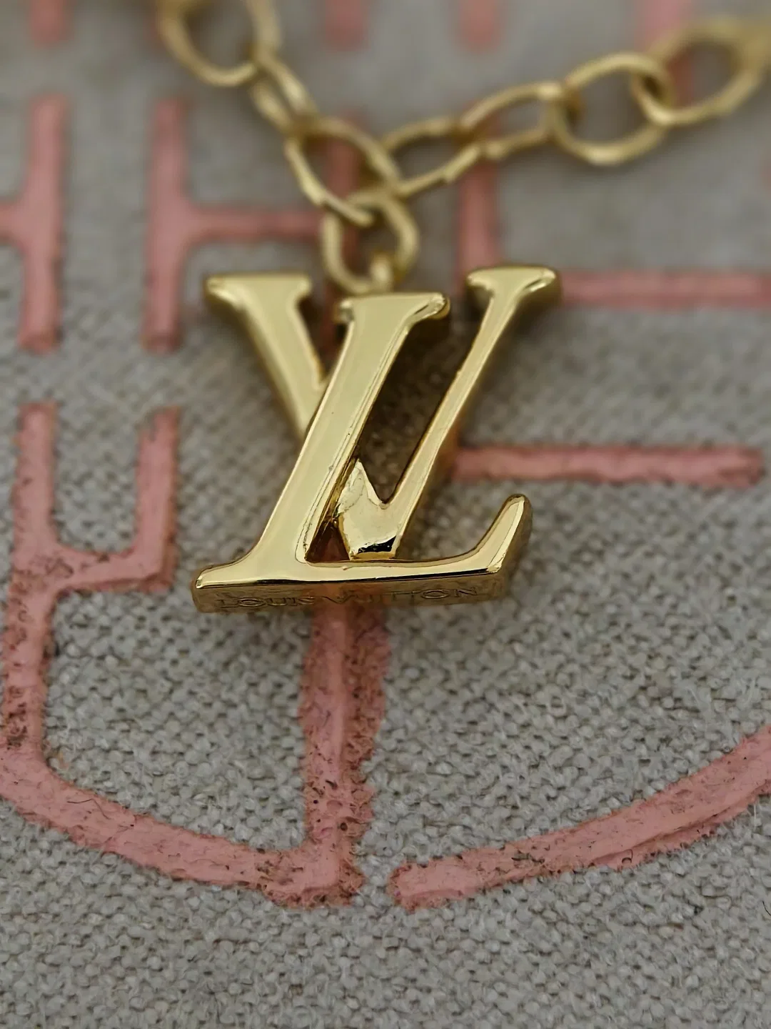 LV 27FW NSOVAAJ 024 목걸이 4