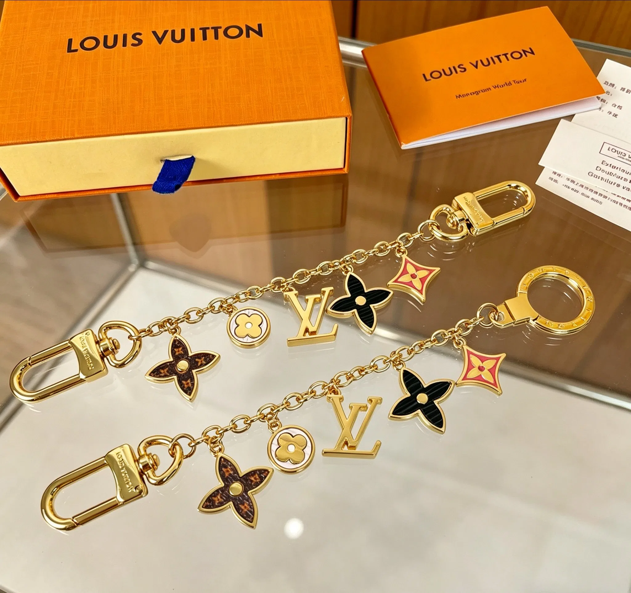LV 27FW QCBNDNQ 008 키링 6
