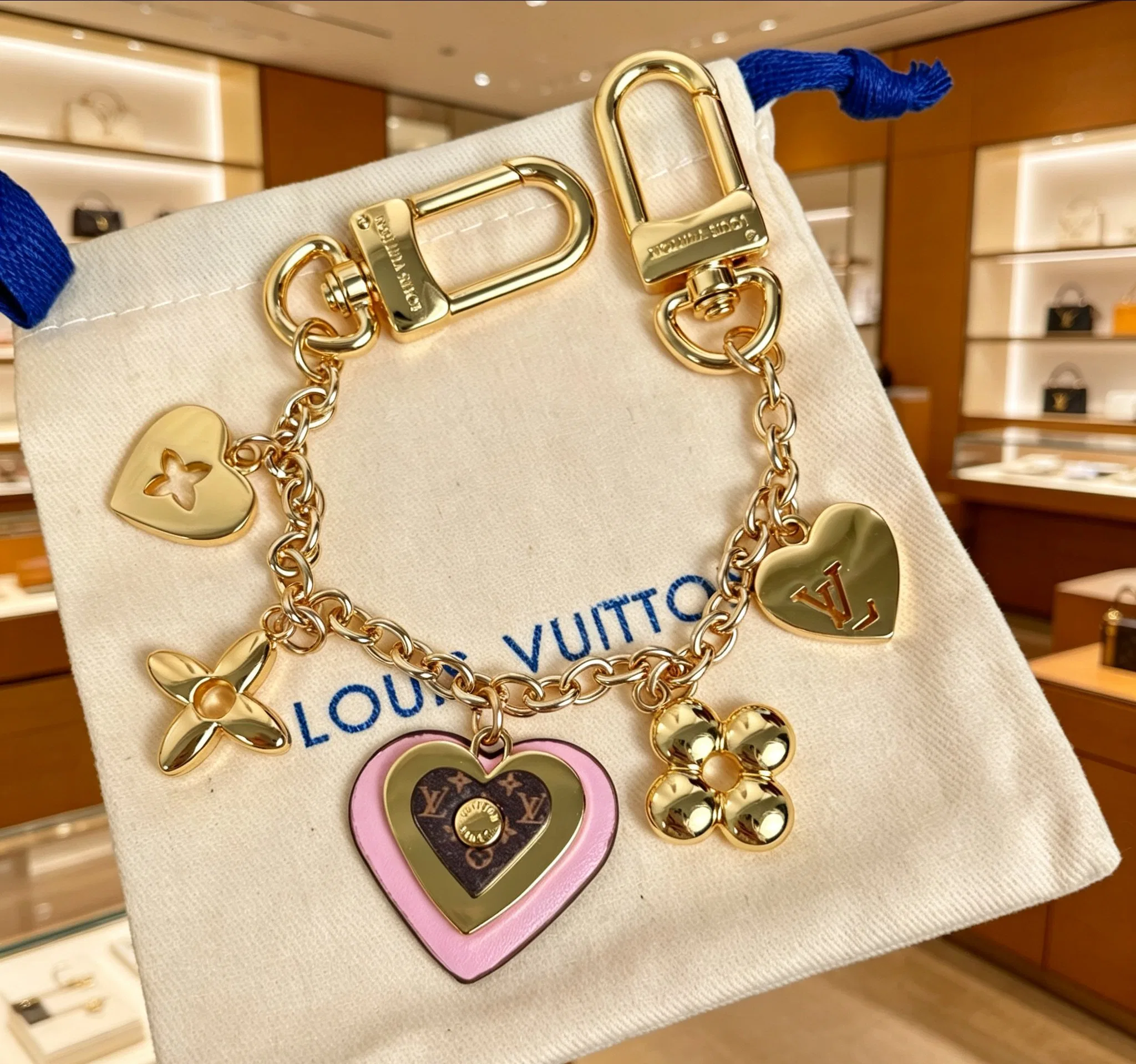 LV 27FW QCBNDNQ 009 키링 3
