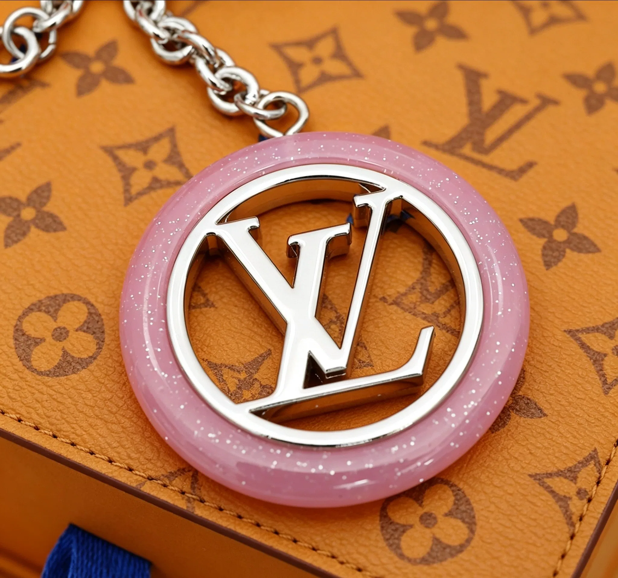 LV 27FW QCBNDNQ 014 키링 6