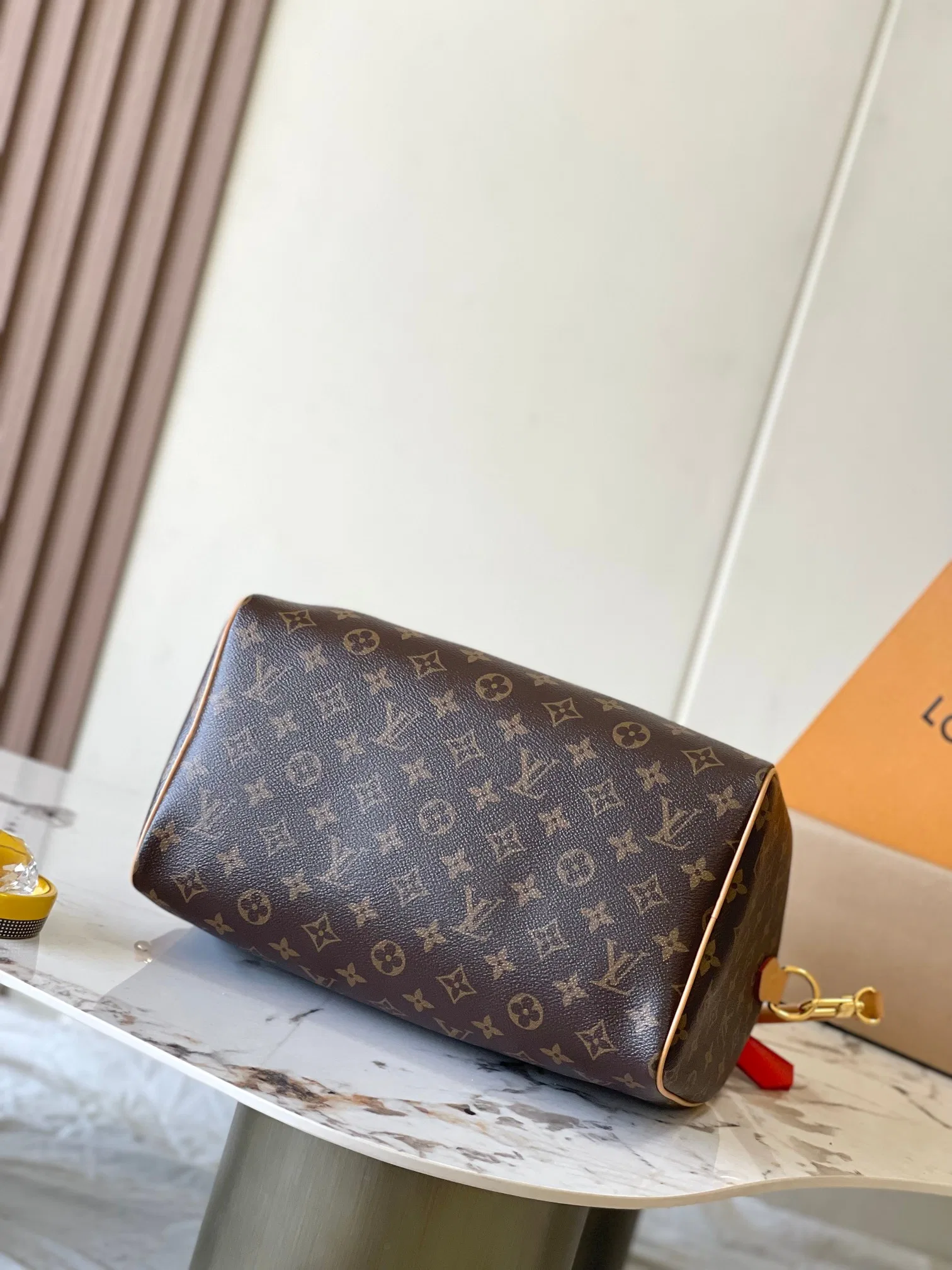 LV 27FW QCYEEAU 010 토트백 4