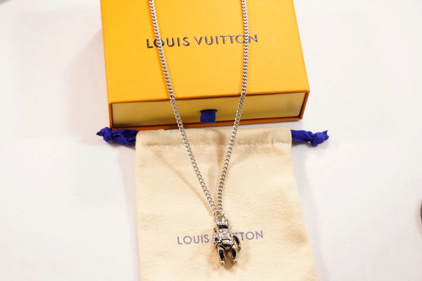 LV 27FW QCYEEAU 018 목걸이