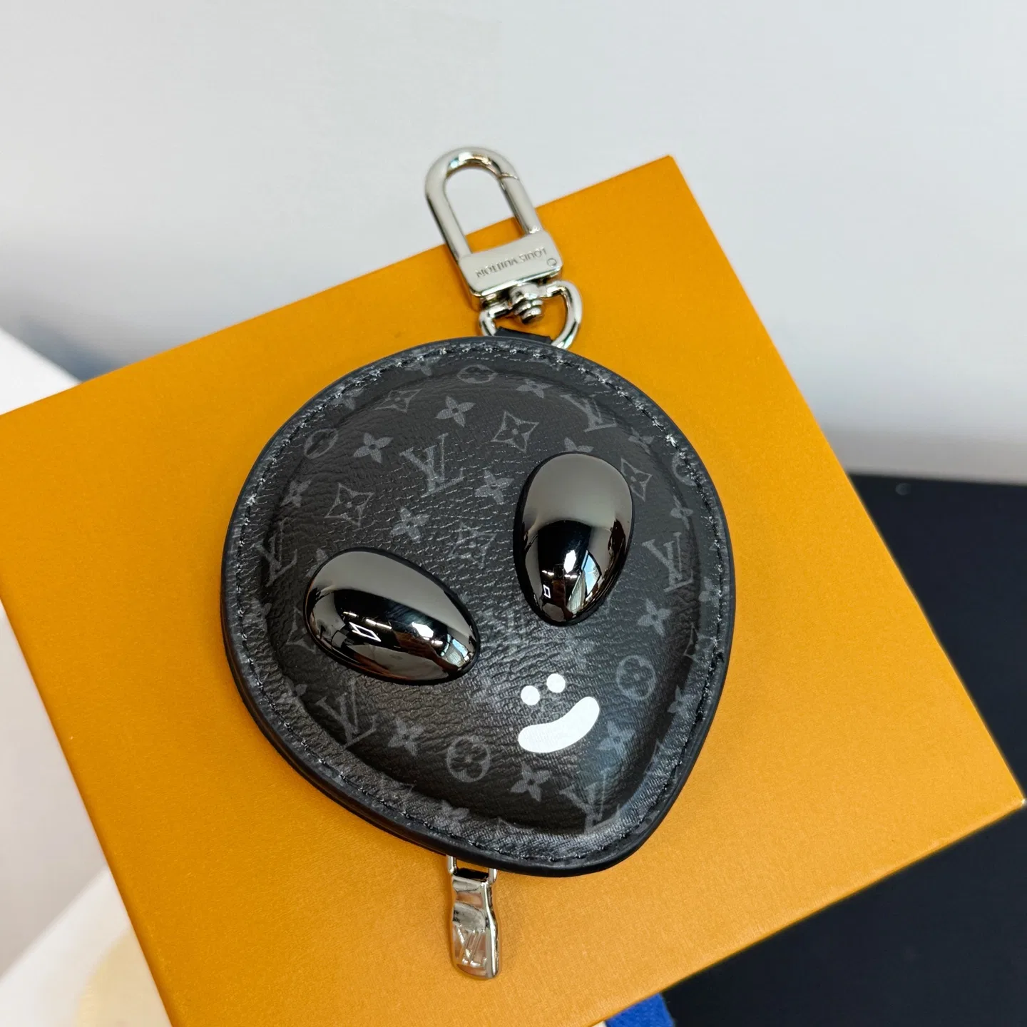 LV 27FW QCYEEAU 019 참