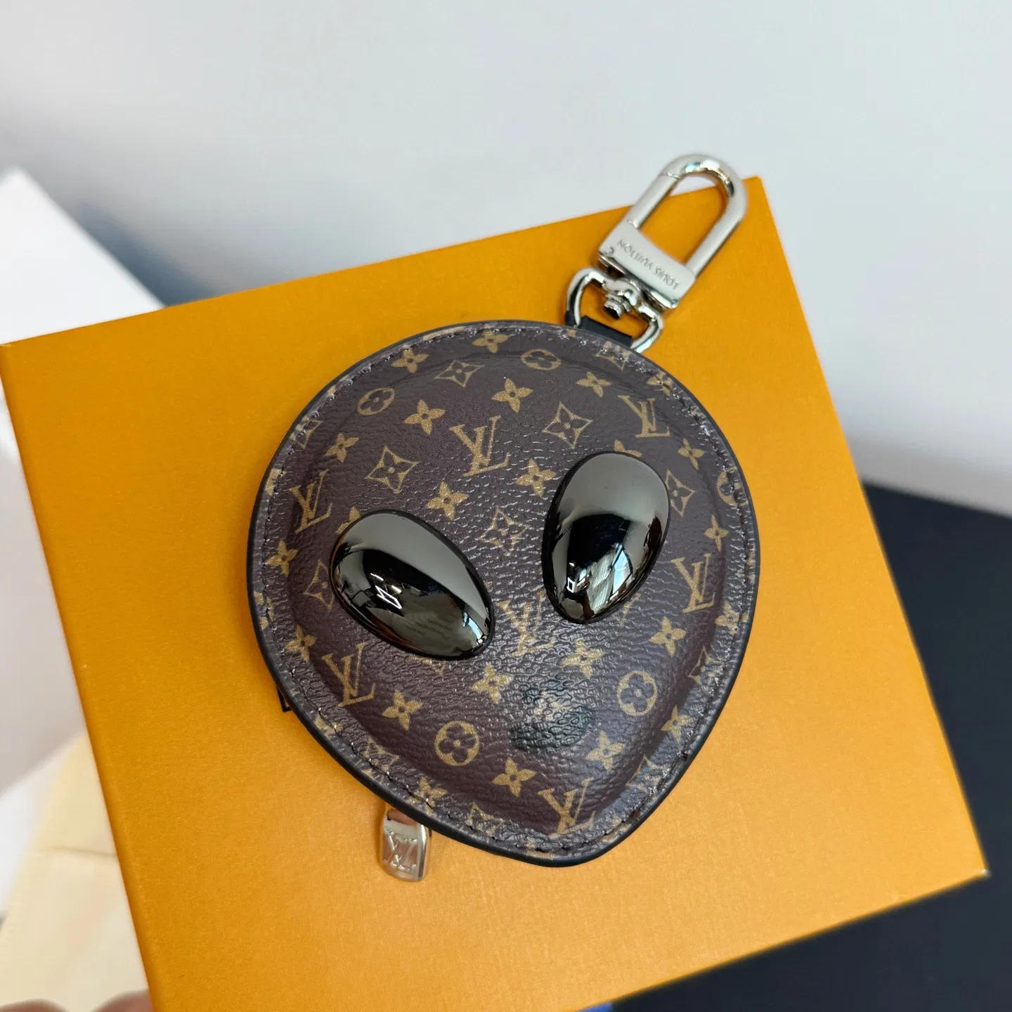 LV 27FW QCYEEAU 020 참