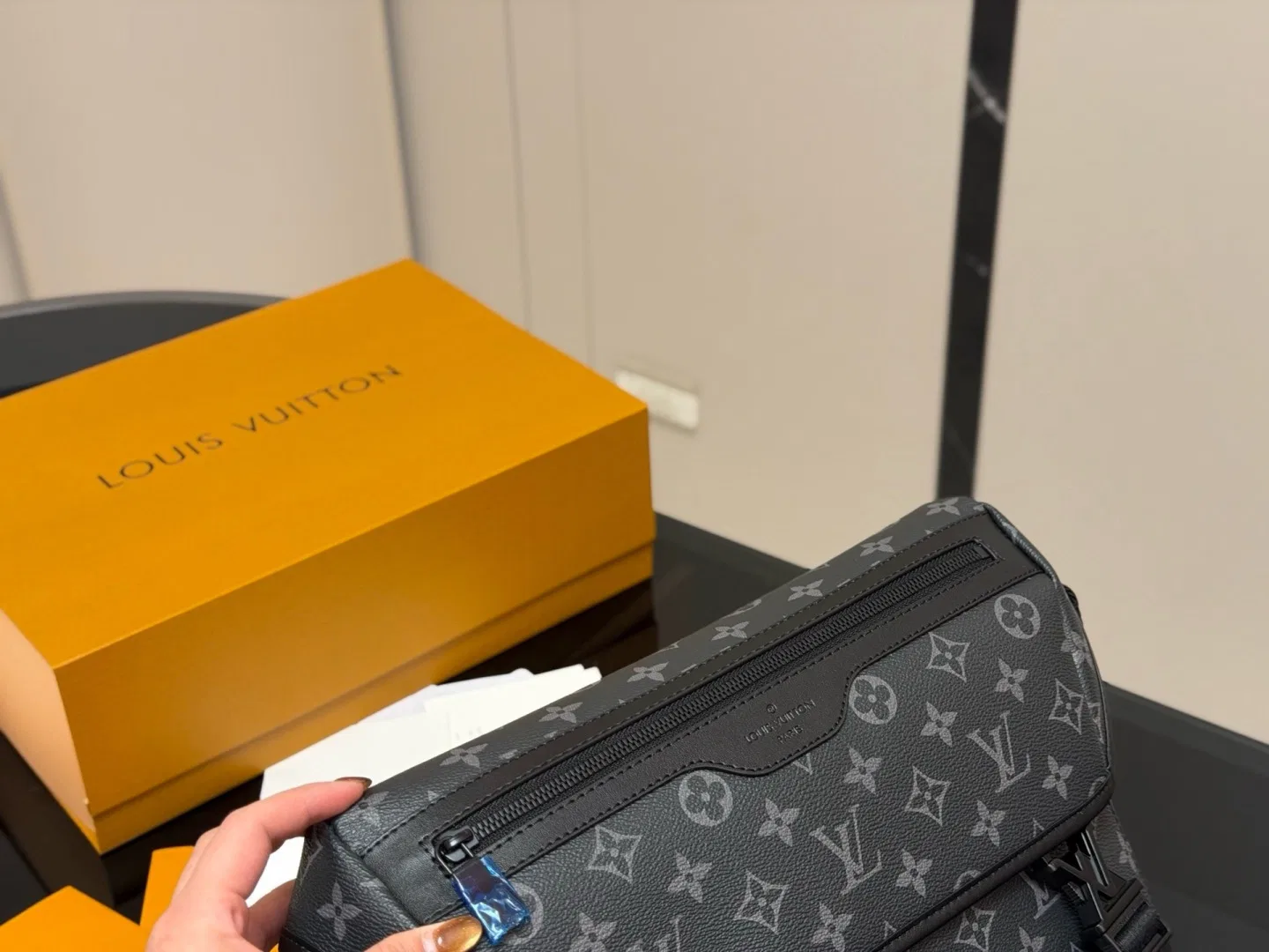 LV 27FW QVUSQNN 106 크로스백 3