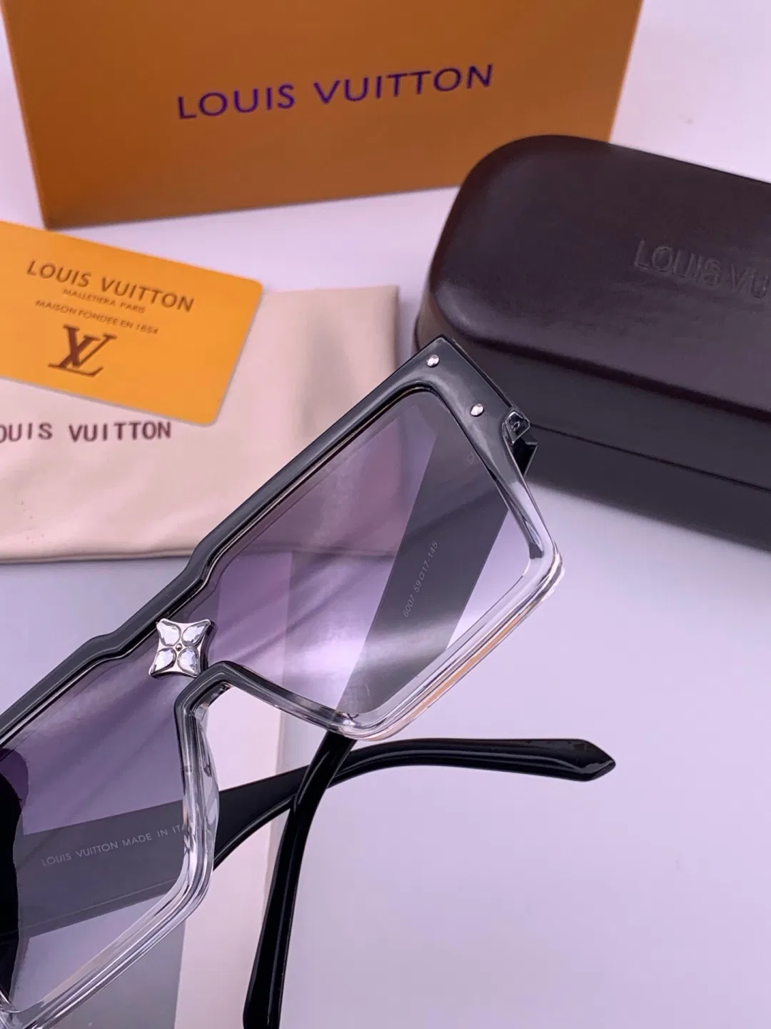 LV 27FW QVUSQNN 246 선글라스 6