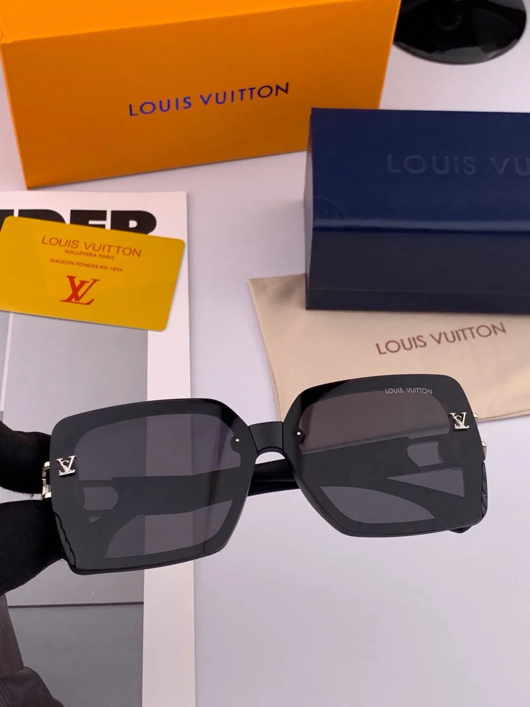 LV 27FW QVUSQNN 247 선글라스 4